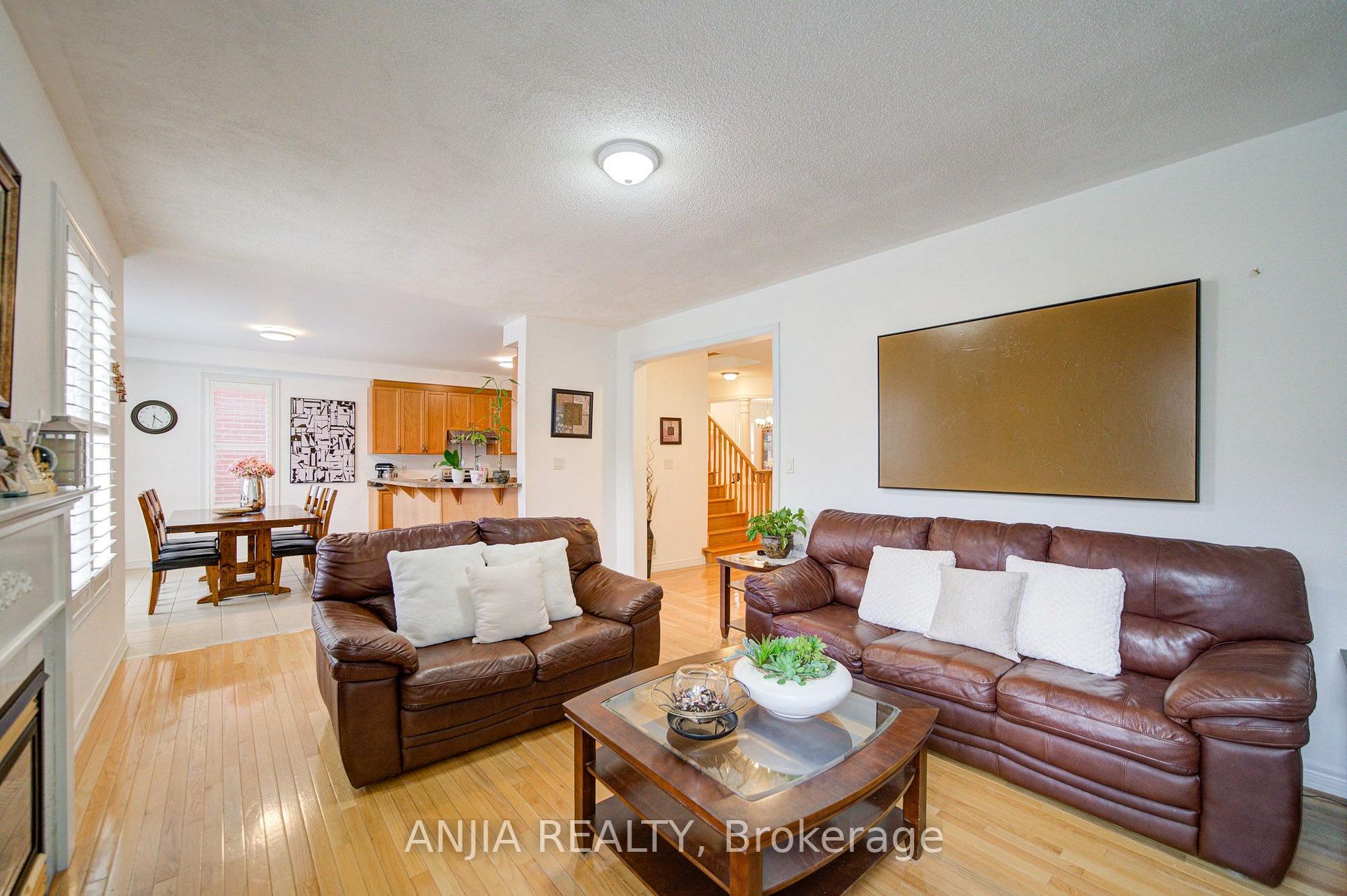 Photo 11 of 20 Appleview Road, Markham, Greensborough — HOMEH