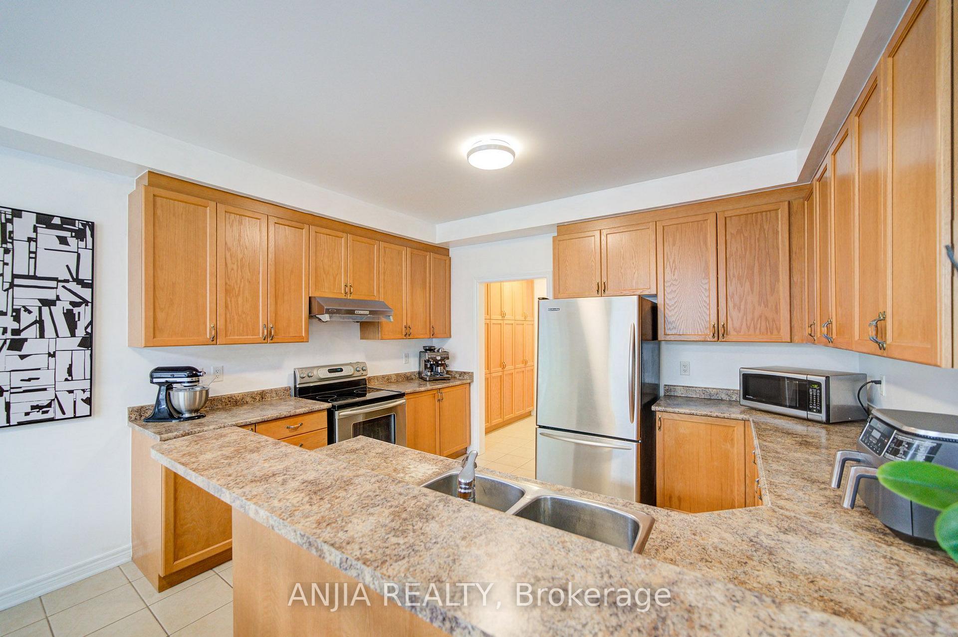 Photo 12 of 20 Appleview Road, Markham, Greensborough — HOMEH
