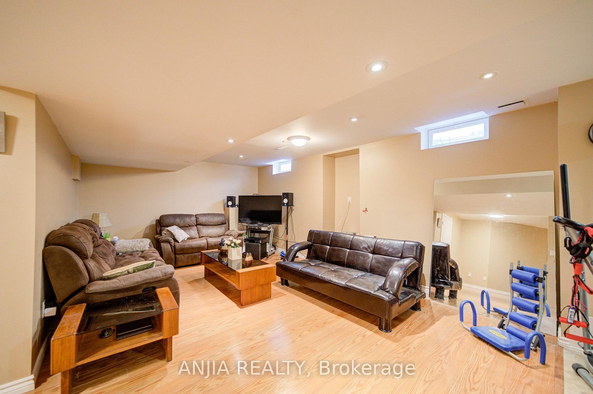 Photo 37 of 20 Appleview Road, Markham, Greensborough — HOMEH