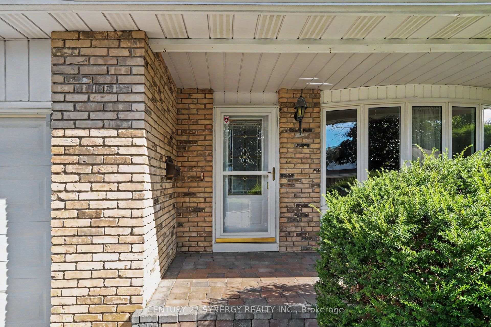 Photo 2 of 21 Alder Crescent, Ottawa, Blackburn Hamlet — HOMEH