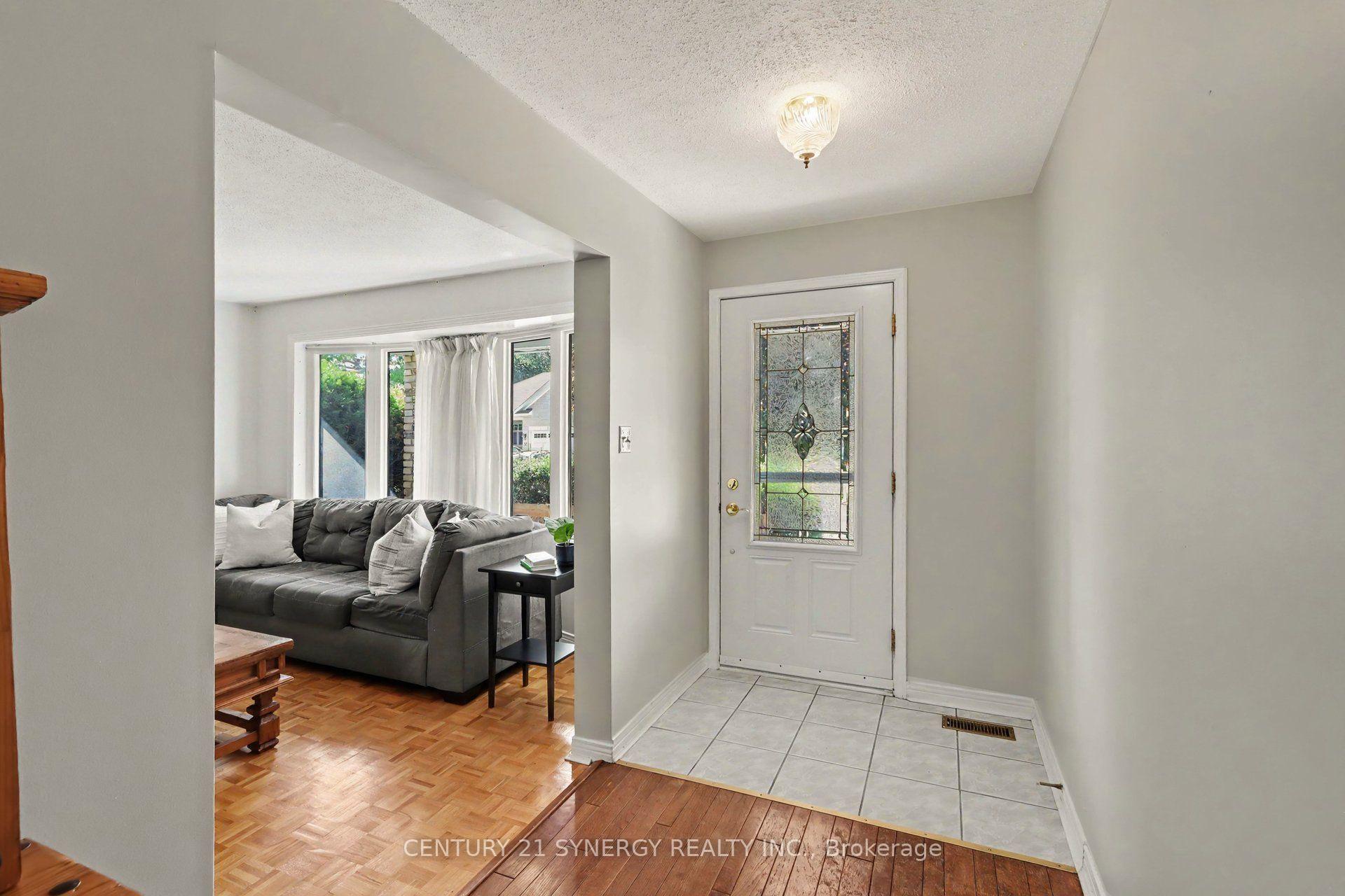 Photo 3 of 21 Alder Crescent, Ottawa, Blackburn Hamlet — HOMEH