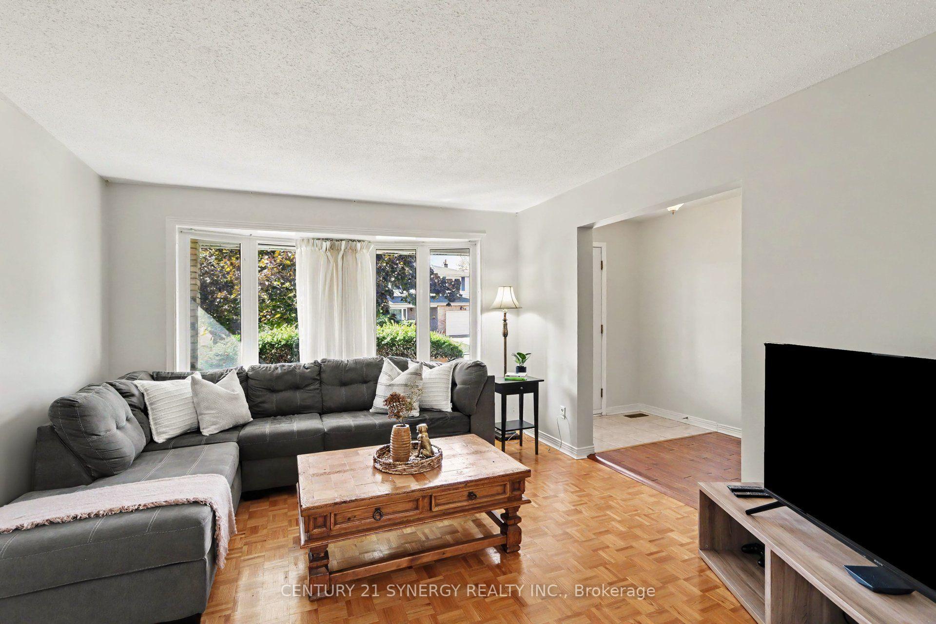 Photo 4 of 21 Alder Crescent, Ottawa, Blackburn Hamlet — HOMEH
