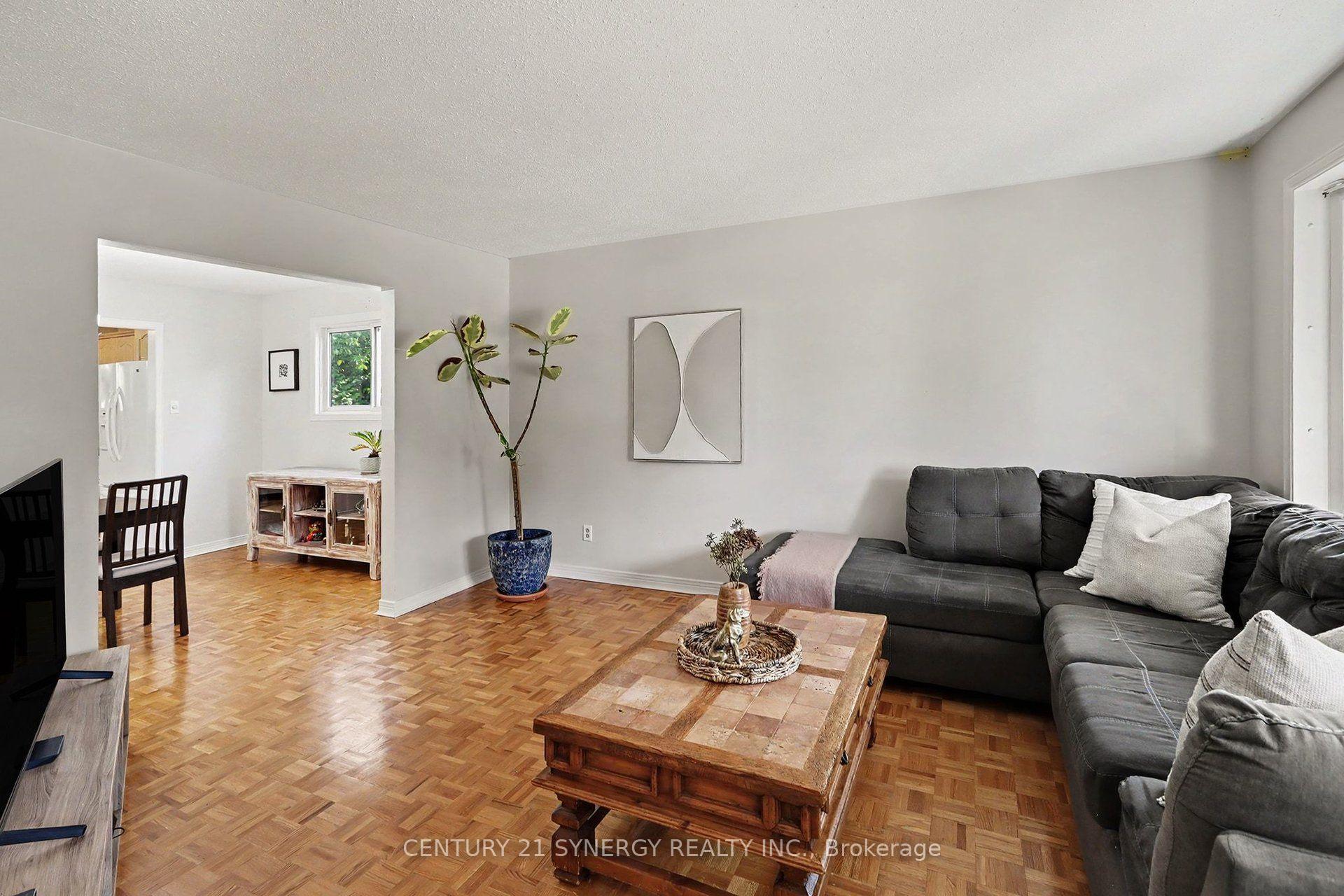 Photo 5 of 21 Alder Crescent, Ottawa, Blackburn Hamlet — HOMEH