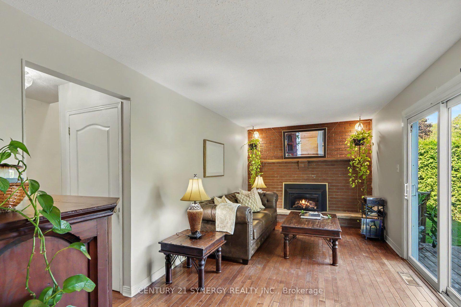 Photo 11 of 21 Alder Crescent, Ottawa, Blackburn Hamlet — HOMEH