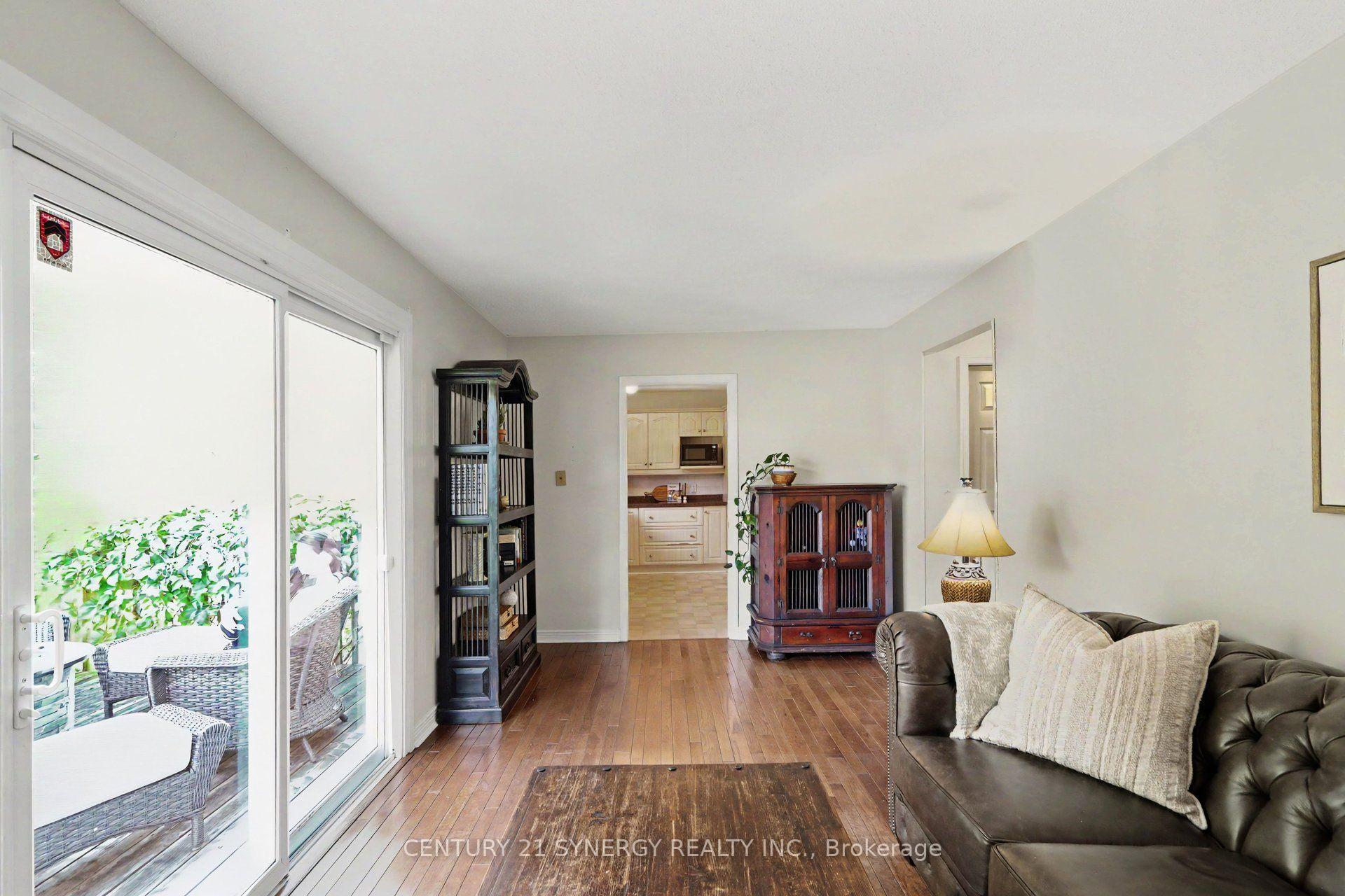 Photo 12 of 21 Alder Crescent, Ottawa, Blackburn Hamlet — HOMEH