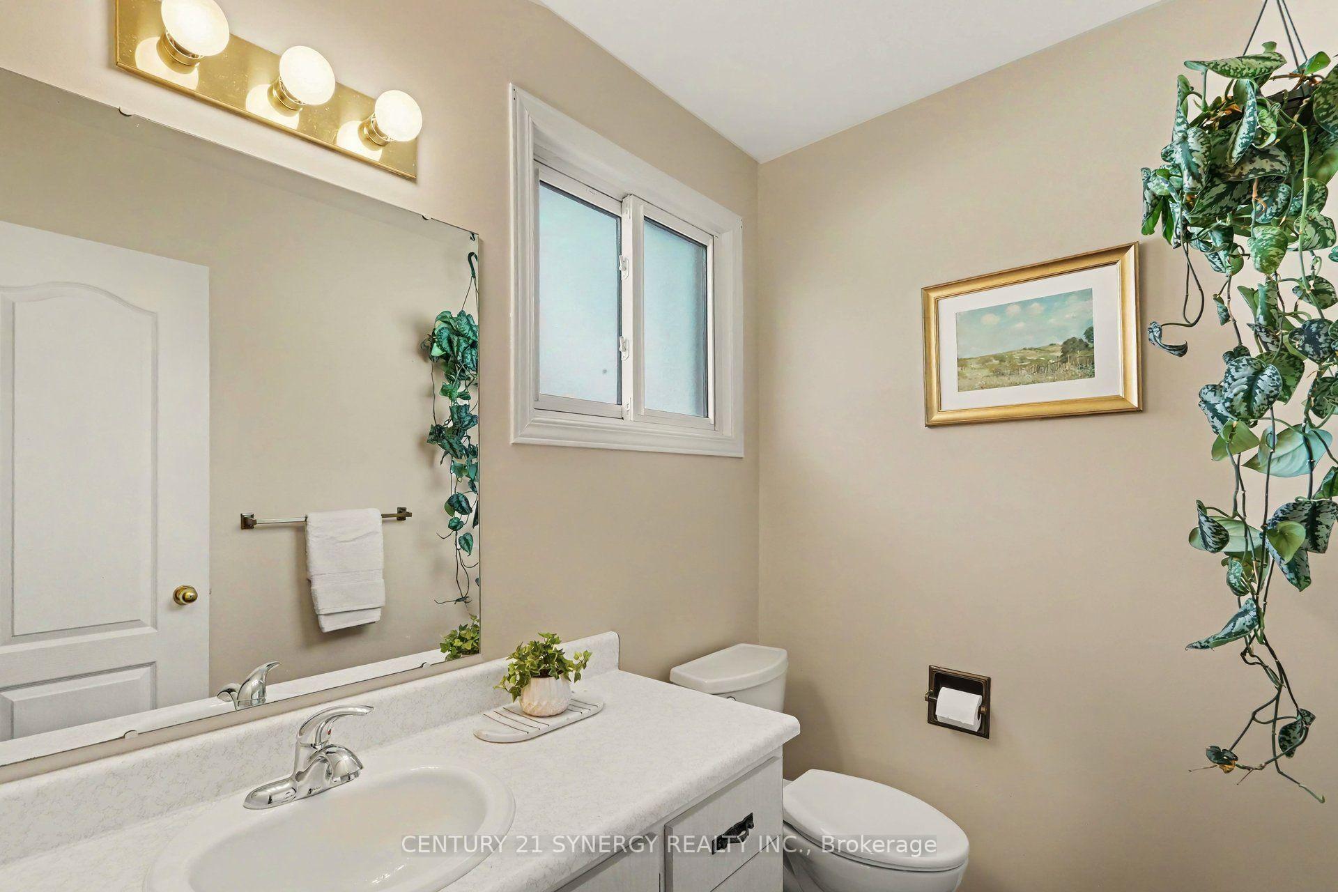 Photo 15 of 21 Alder Crescent, Ottawa, Blackburn Hamlet — HOMEH