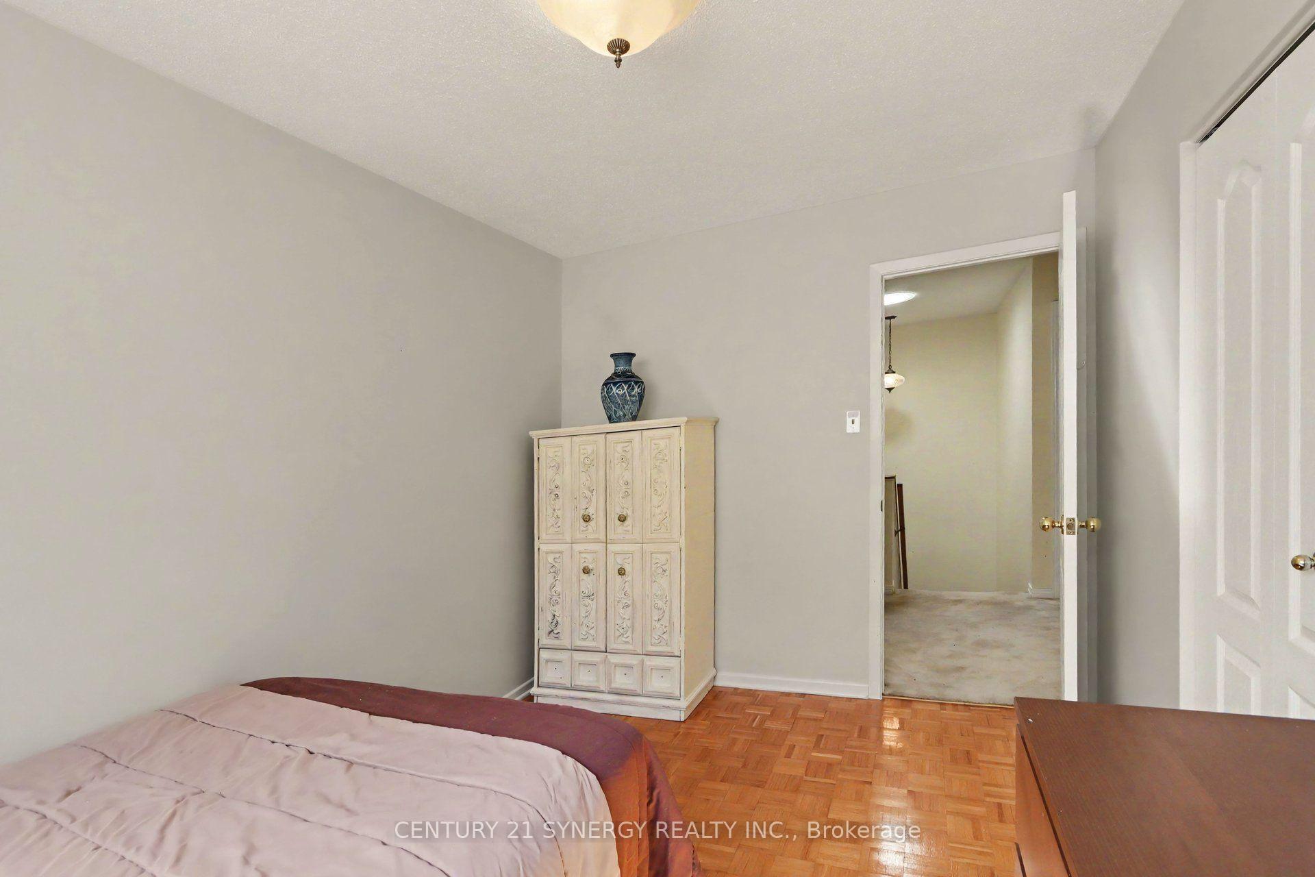 Photo 25 of 21 Alder Crescent, Ottawa, Blackburn Hamlet — HOMEH