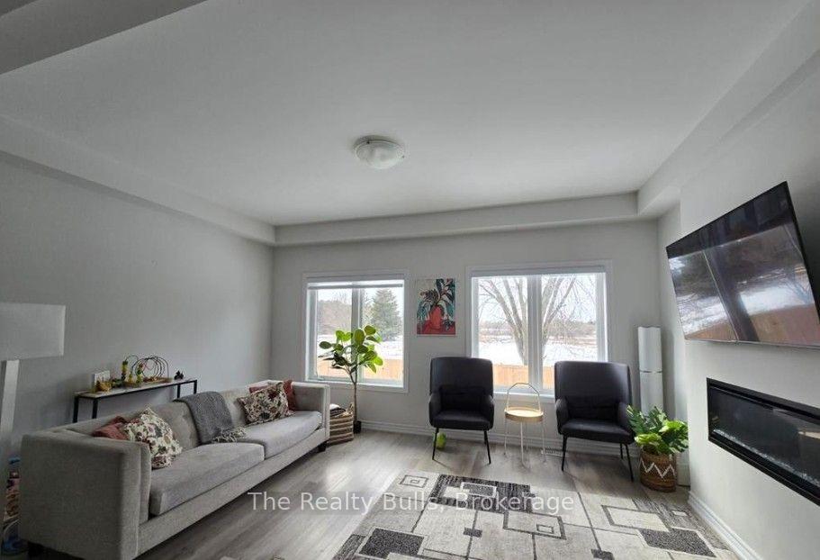 Photo 1 of Unit 21, 124 Compass Trail, Cambridge, Silver Heights — HOMEH