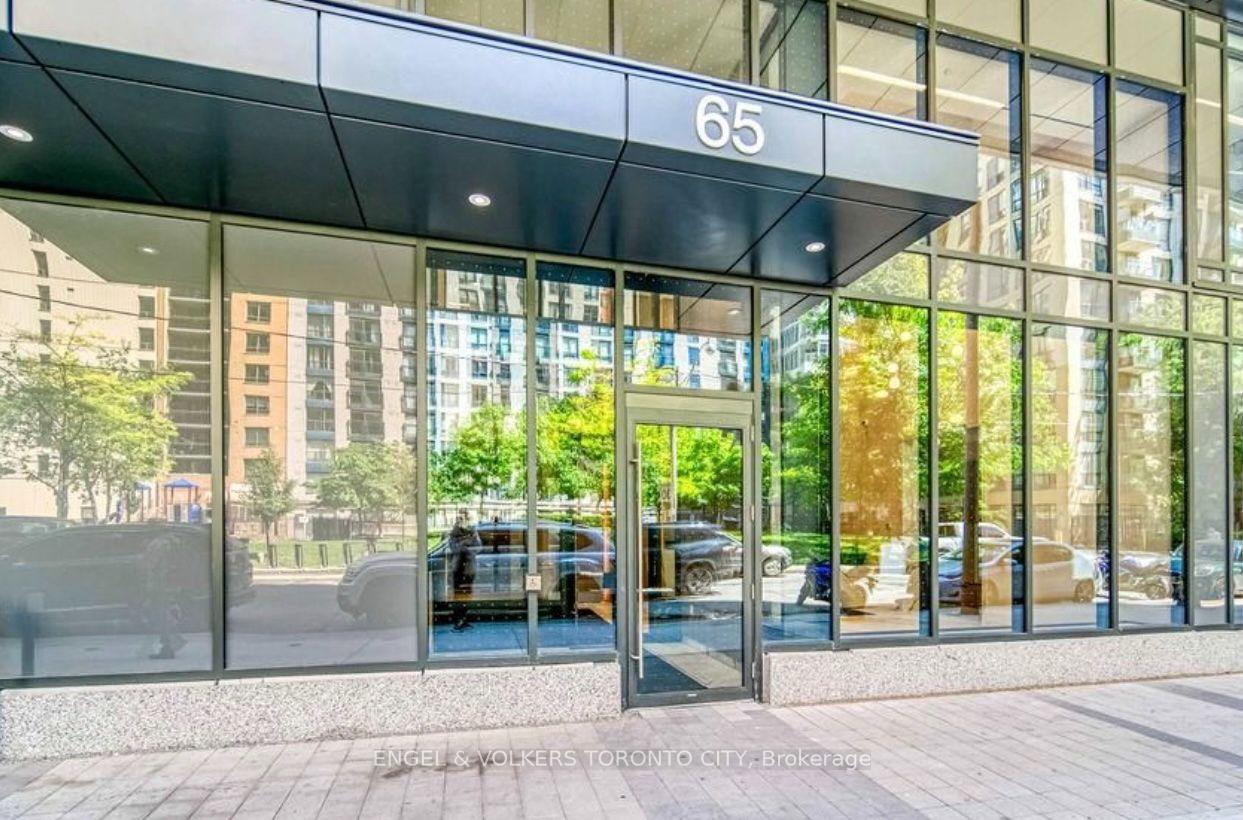 Photo 3 of Unit 604, 47 Mutual Street, Toronto, Church-Yonge Corridor — HOMEH