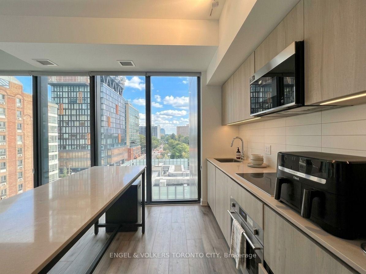 Photo 4 of Unit 604, 47 Mutual Street, Toronto, Church-Yonge Corridor — HOMEH