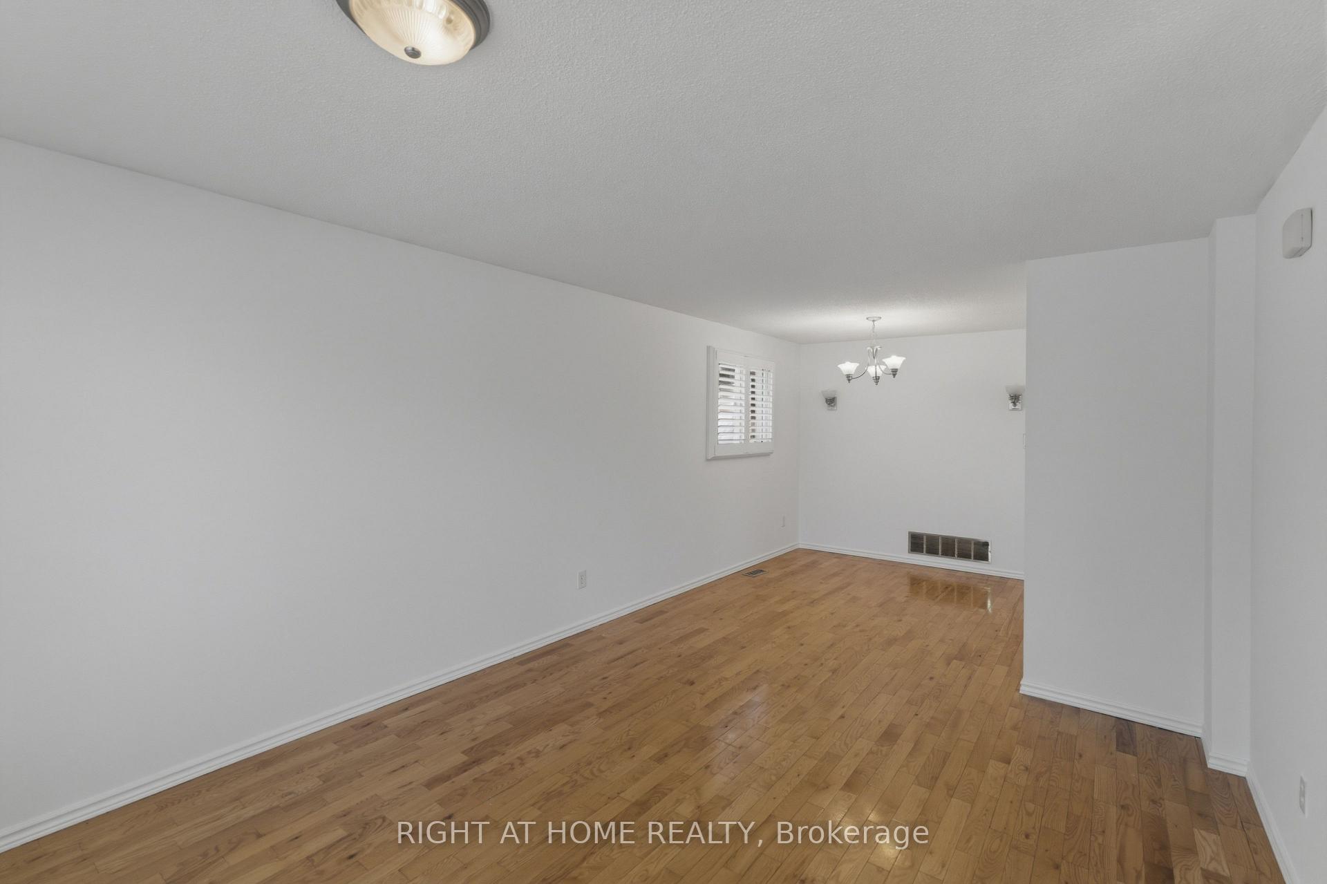 Photo 8 of 341 Rexford Drive, Hamilton, Randall — HOMEH
