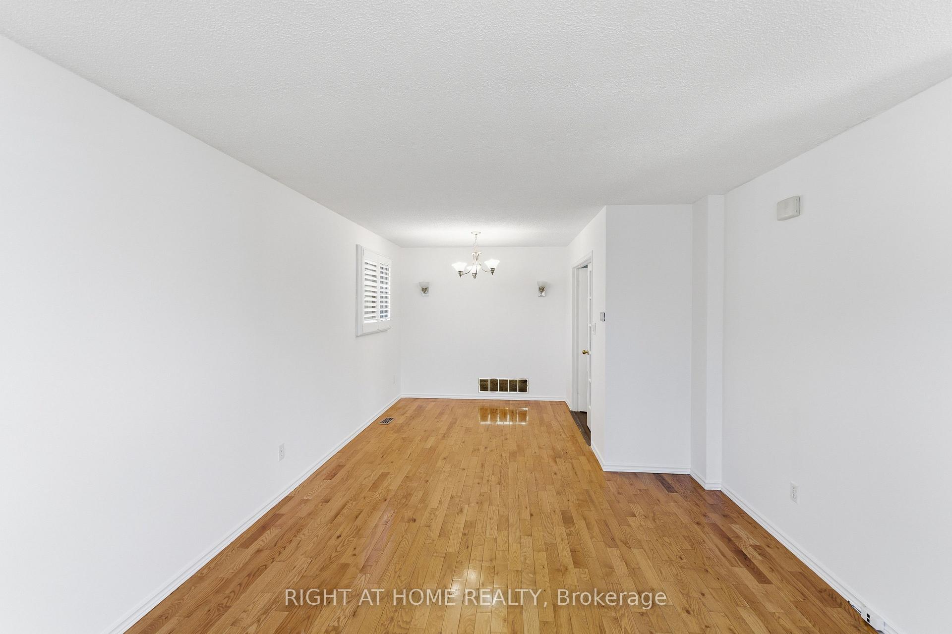 Photo 9 of 341 Rexford Drive, Hamilton, Randall — HOMEH