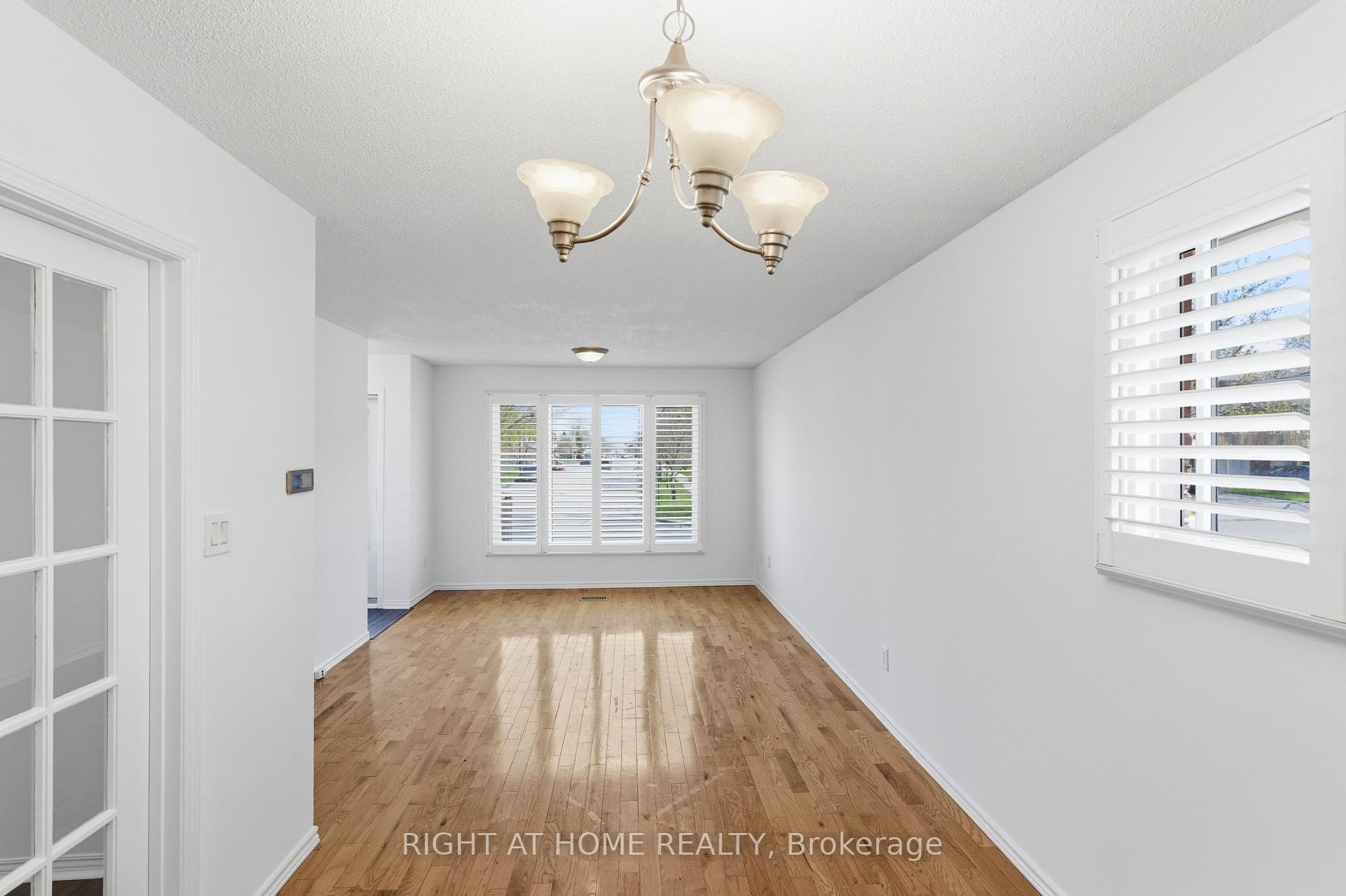 Photo 10 of 341 Rexford Drive, Hamilton, Randall — HOMEH