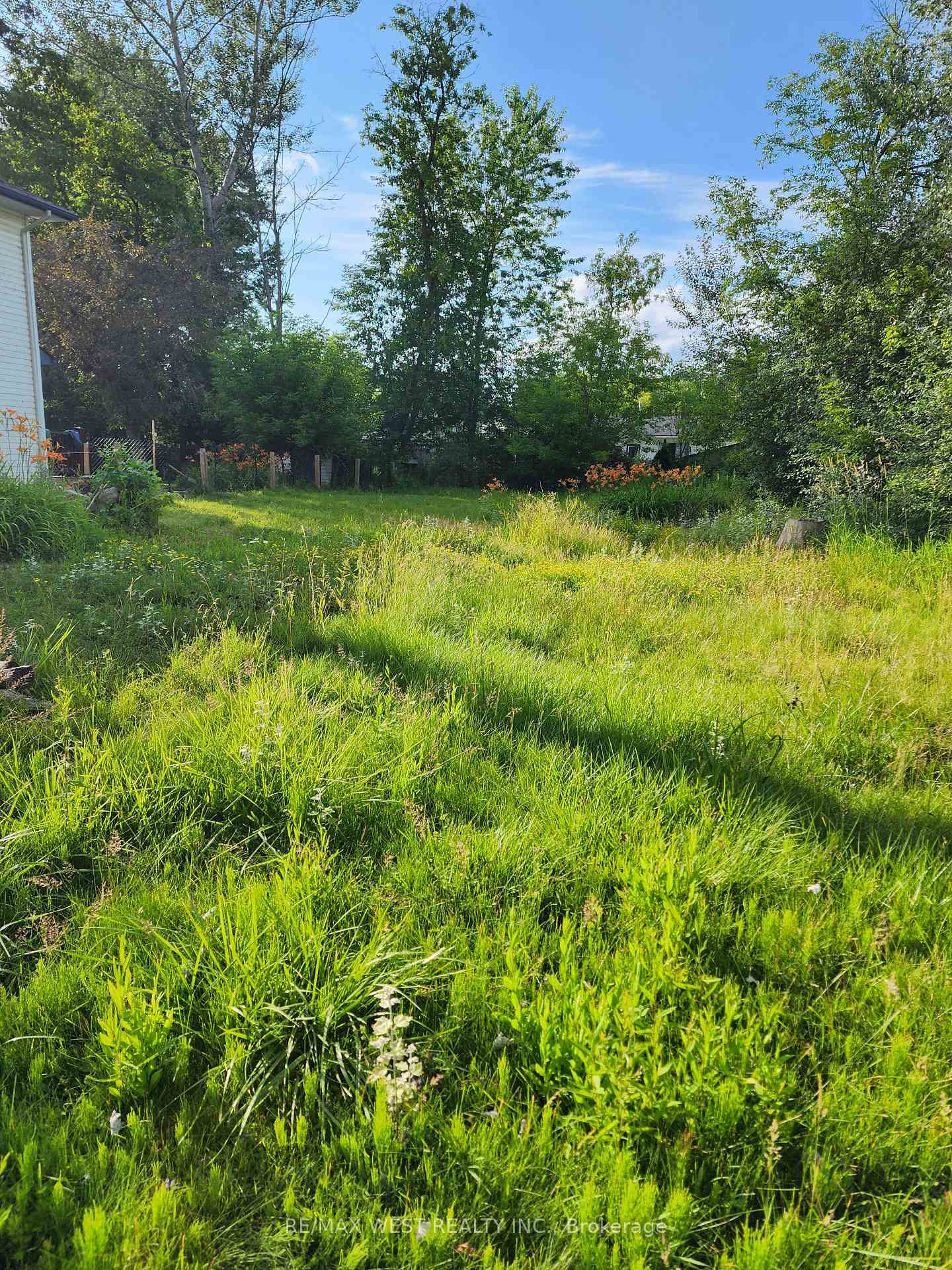 Photo 4 of 310 Terrace Drive, Georgina, Keswick South — HOMEH