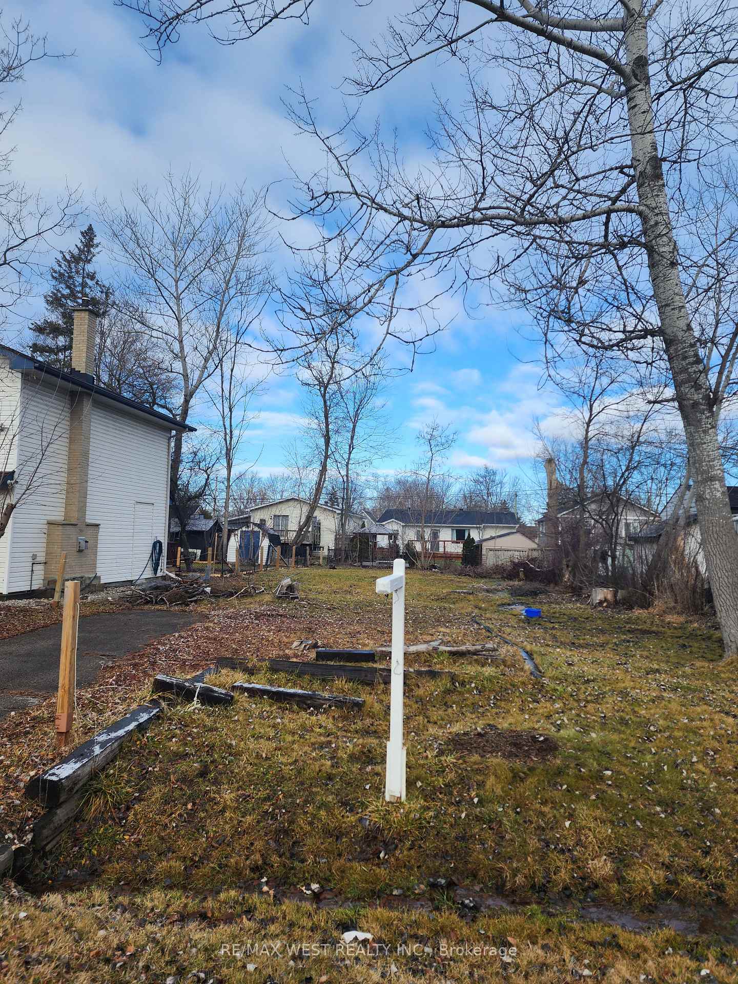 Photo 5 of 310 Terrace Drive, Georgina, Keswick South — HOMEH