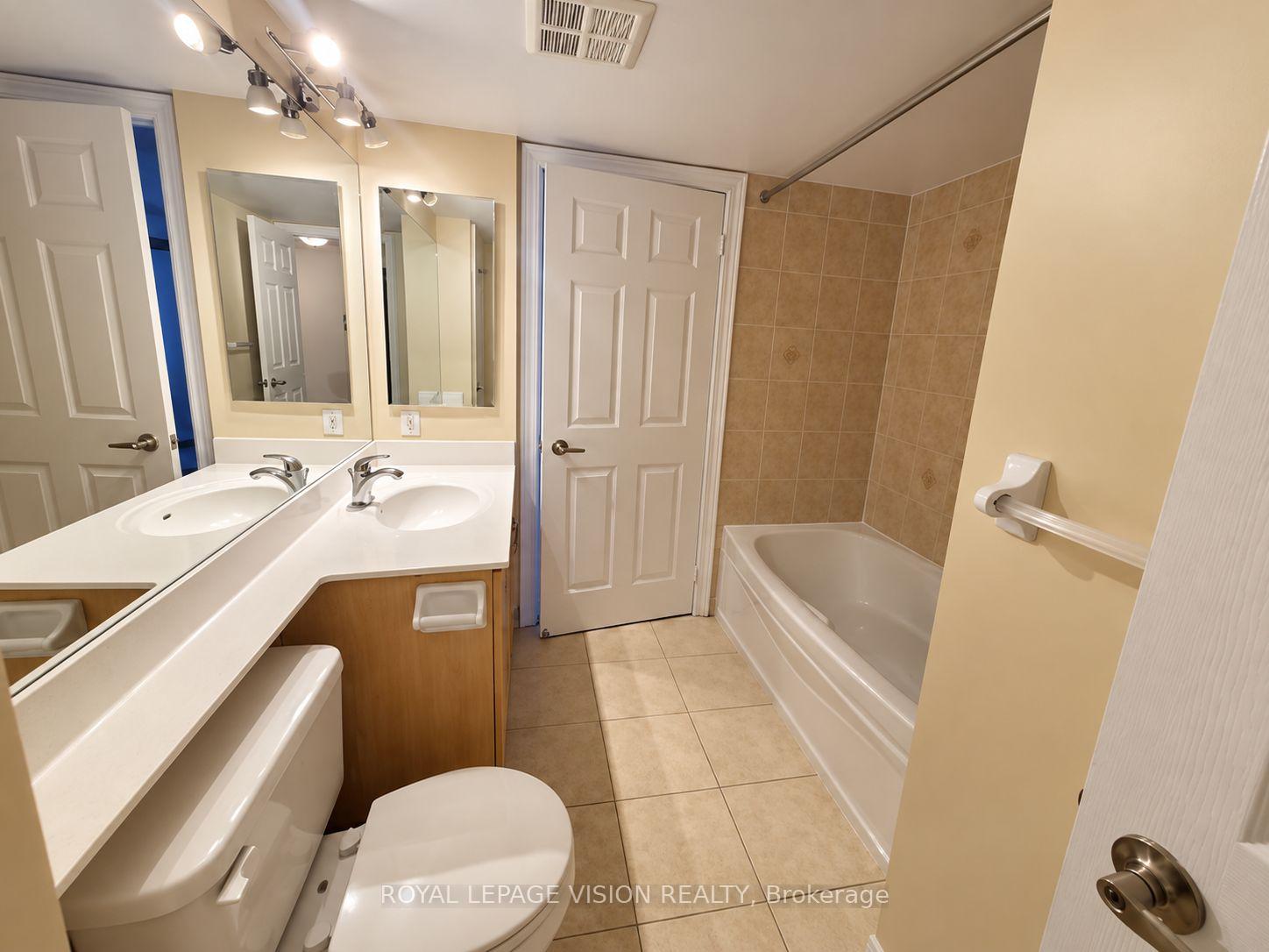 Photo 8 of Unit 327, 33 Cox Boulevard, Markham, Unionville — HOMEH