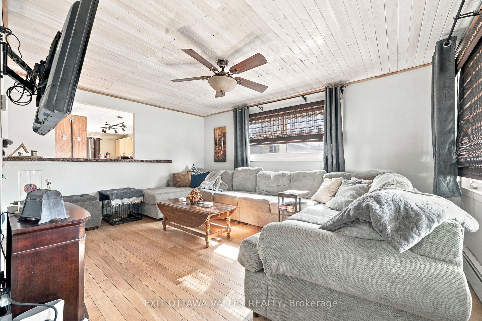 Photo 4 of 15 Troyes Street, Deep River, Deep River — HOMEH