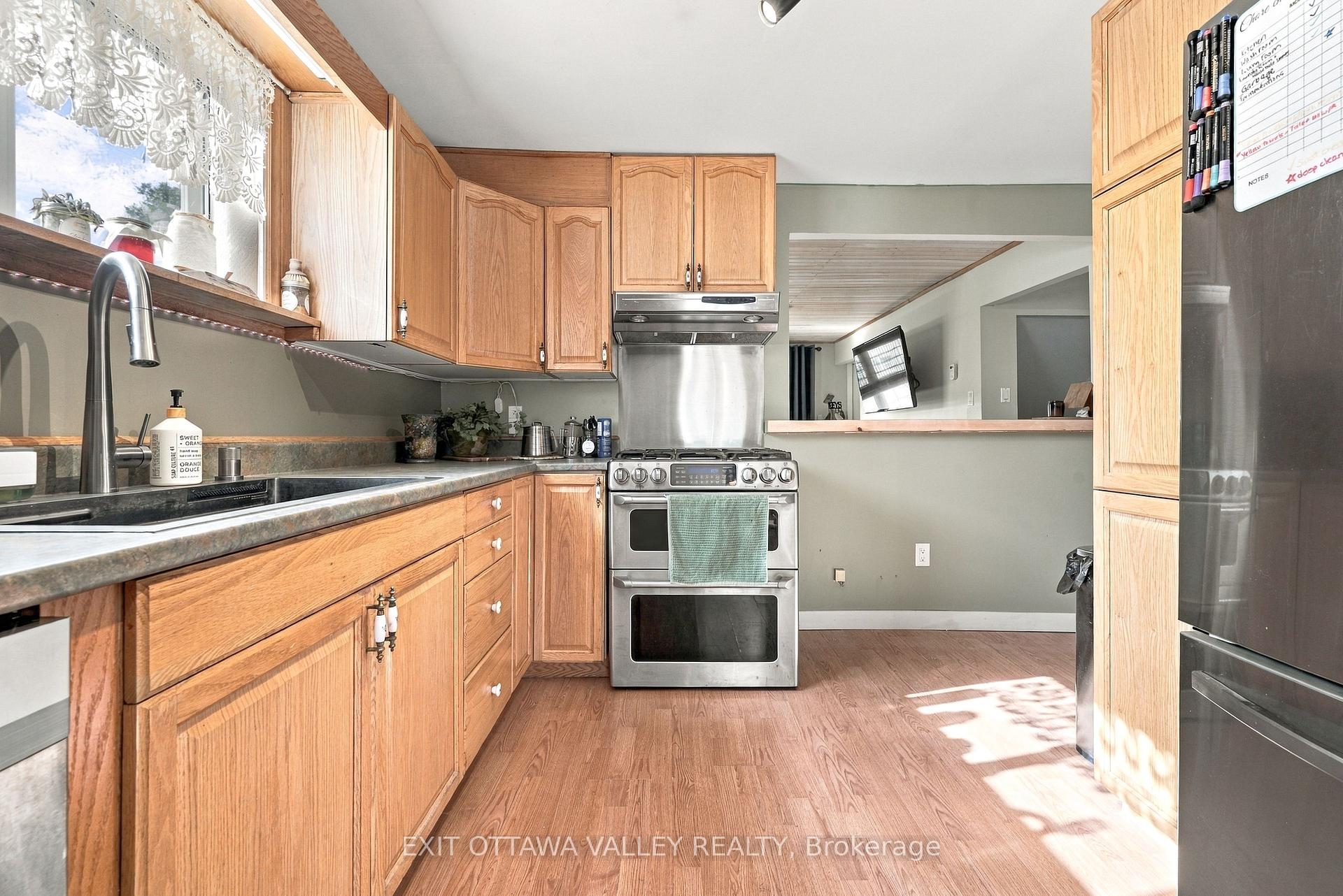 Photo 7 of 15 Troyes Street, Deep River, Deep River — HOMEH