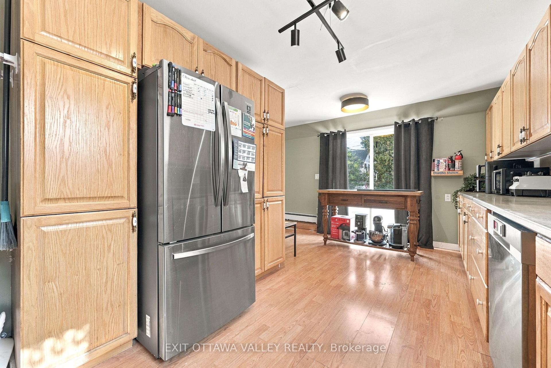 Photo 9 of 15 Troyes Street, Deep River, Deep River — HOMEH