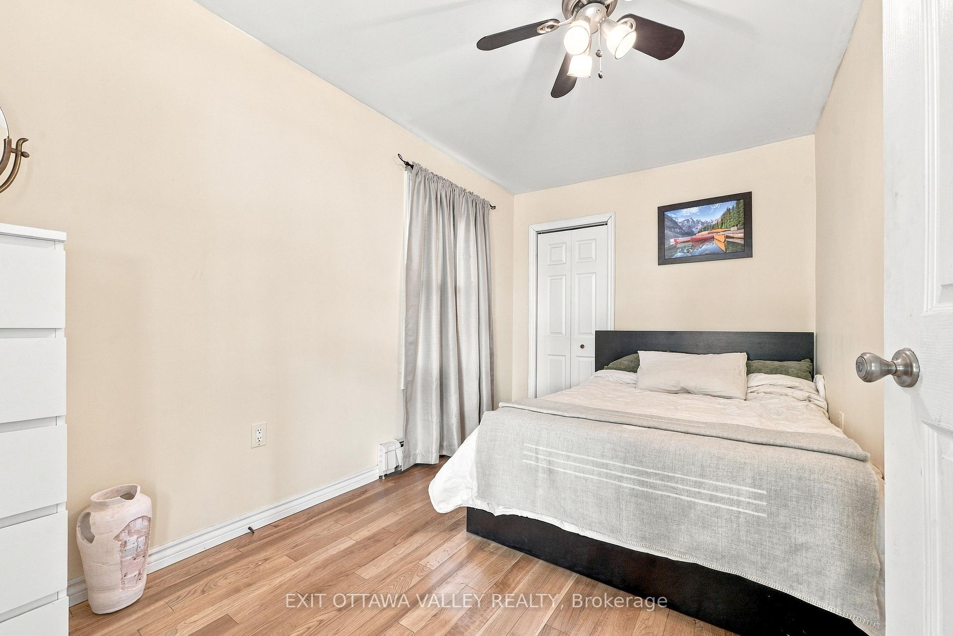 Photo 18 of 15 Troyes Street, Deep River, Deep River — HOMEH