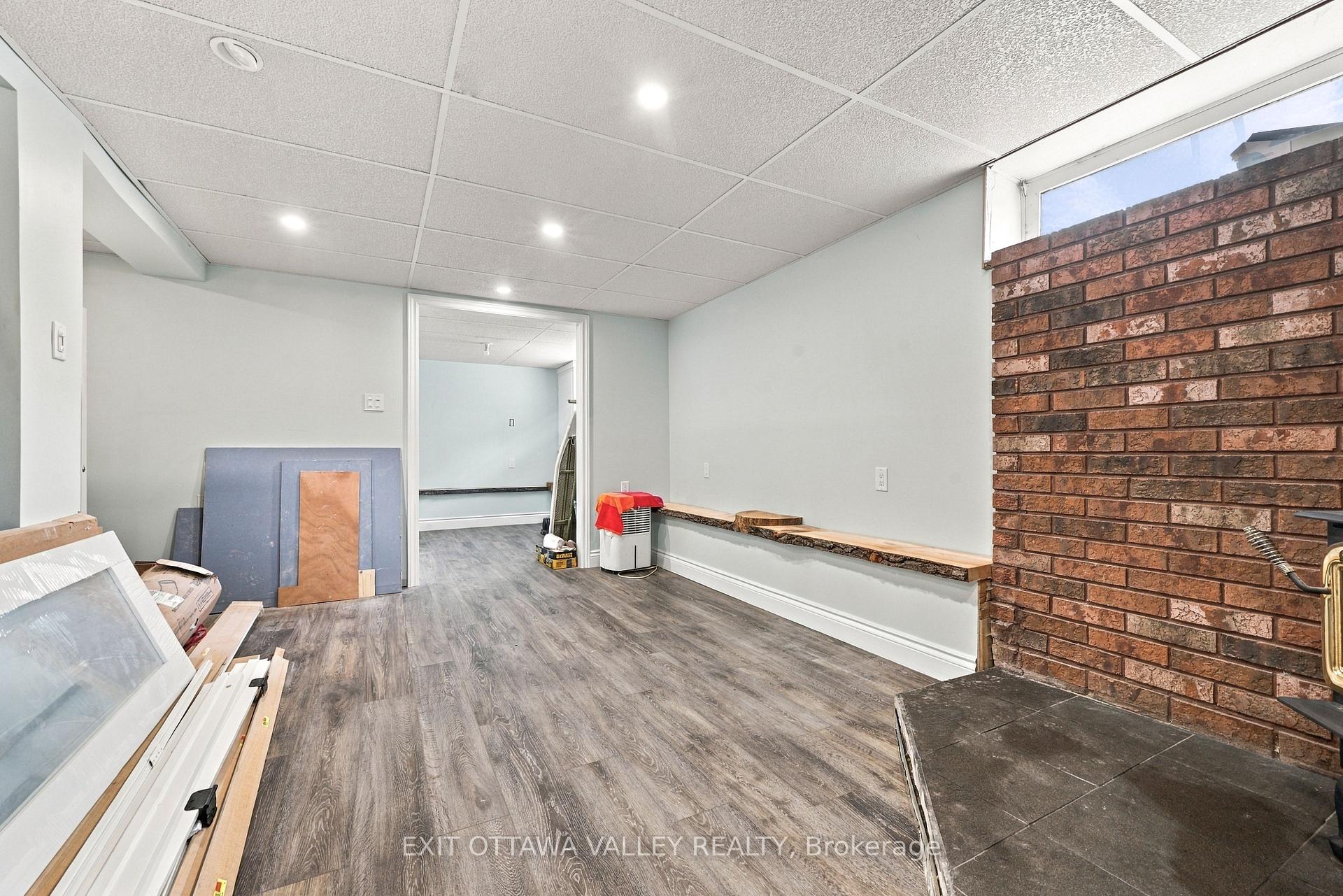 Photo 27 of 15 Troyes Street, Deep River, Deep River — HOMEH