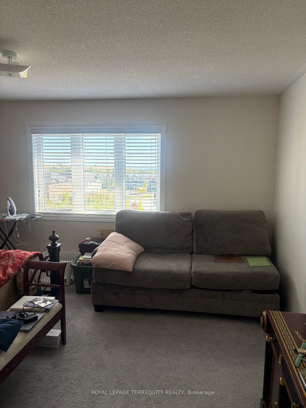 Photo 4 of 1101 Skyridge Boulevard, Pickering, Rural Pickering — HOMEH