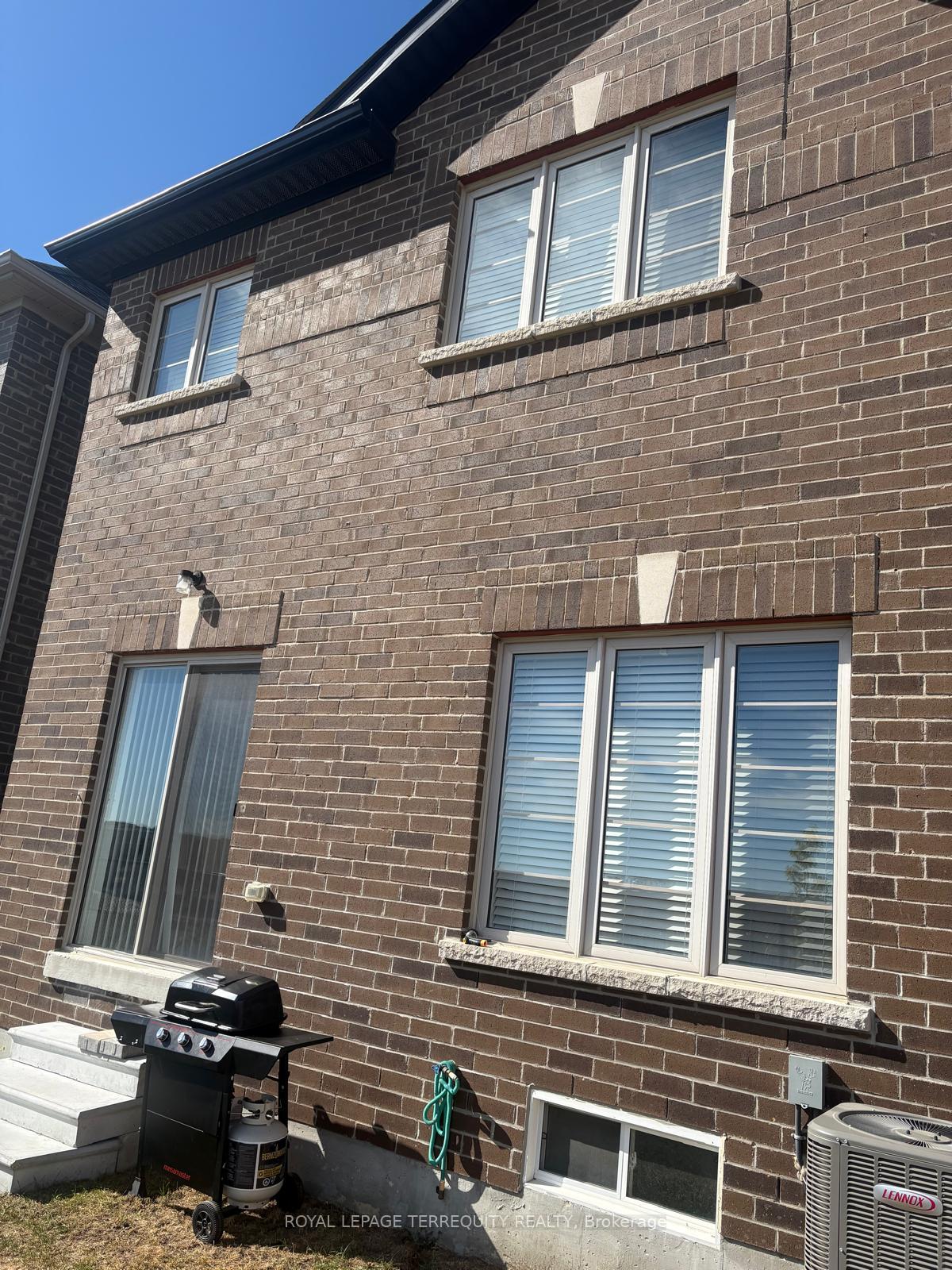 Photo 12 of 1101 Skyridge Boulevard, Pickering, Rural Pickering — HOMEH
