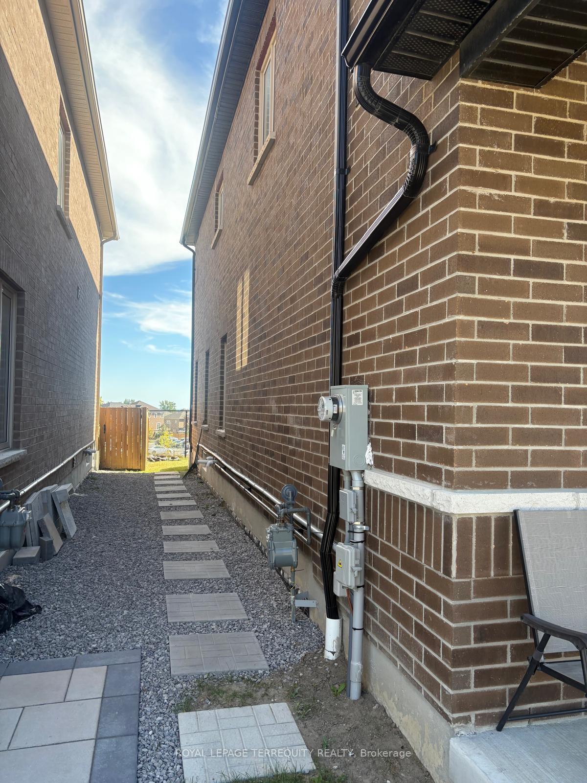 Photo 17 of 1101 Skyridge Boulevard, Pickering, Rural Pickering — HOMEH