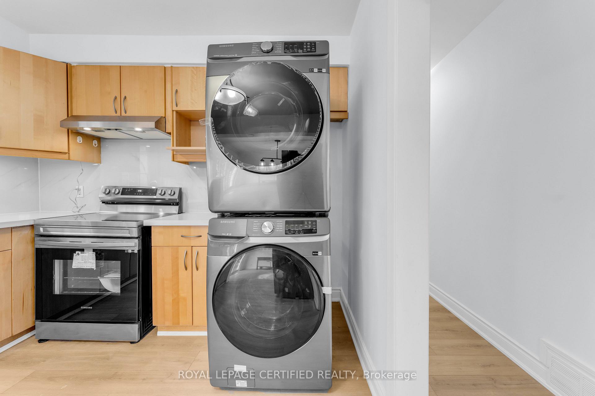 Photo 12 of Unit MAIN, 586 Pinegrove Road, Oakville, West — HOMEH
