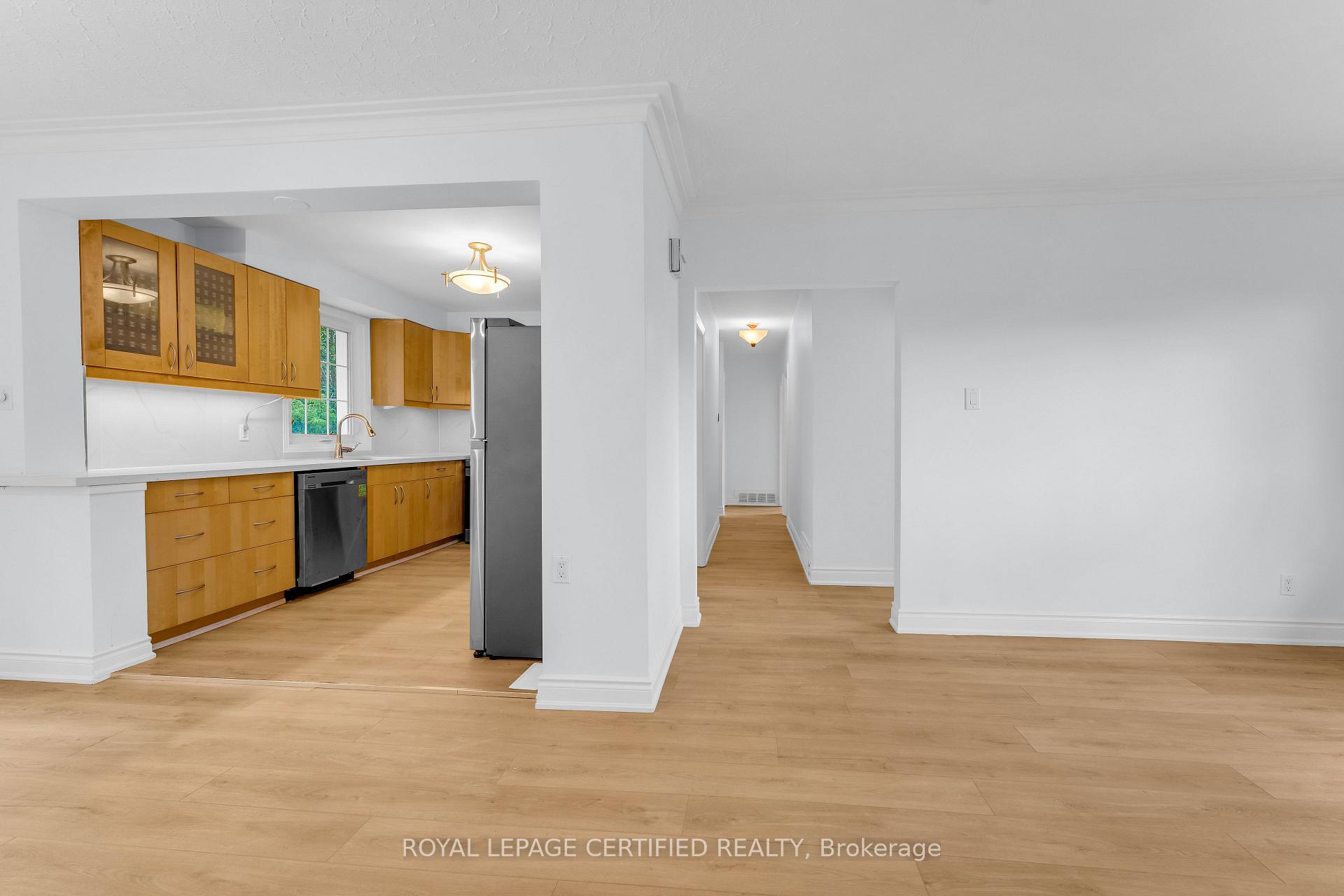 Photo 13 of Unit MAIN, 586 Pinegrove Road, Oakville, West — HOMEH