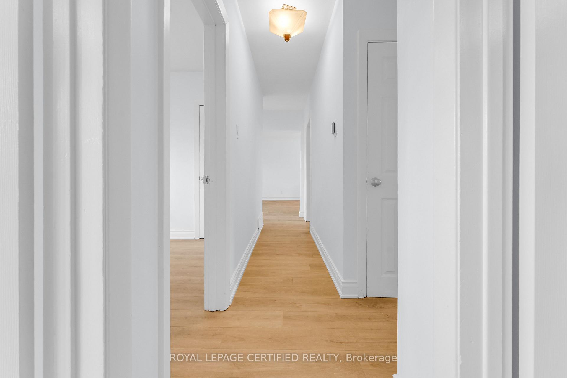 Photo 14 of Unit MAIN, 586 Pinegrove Road, Oakville, West — HOMEH