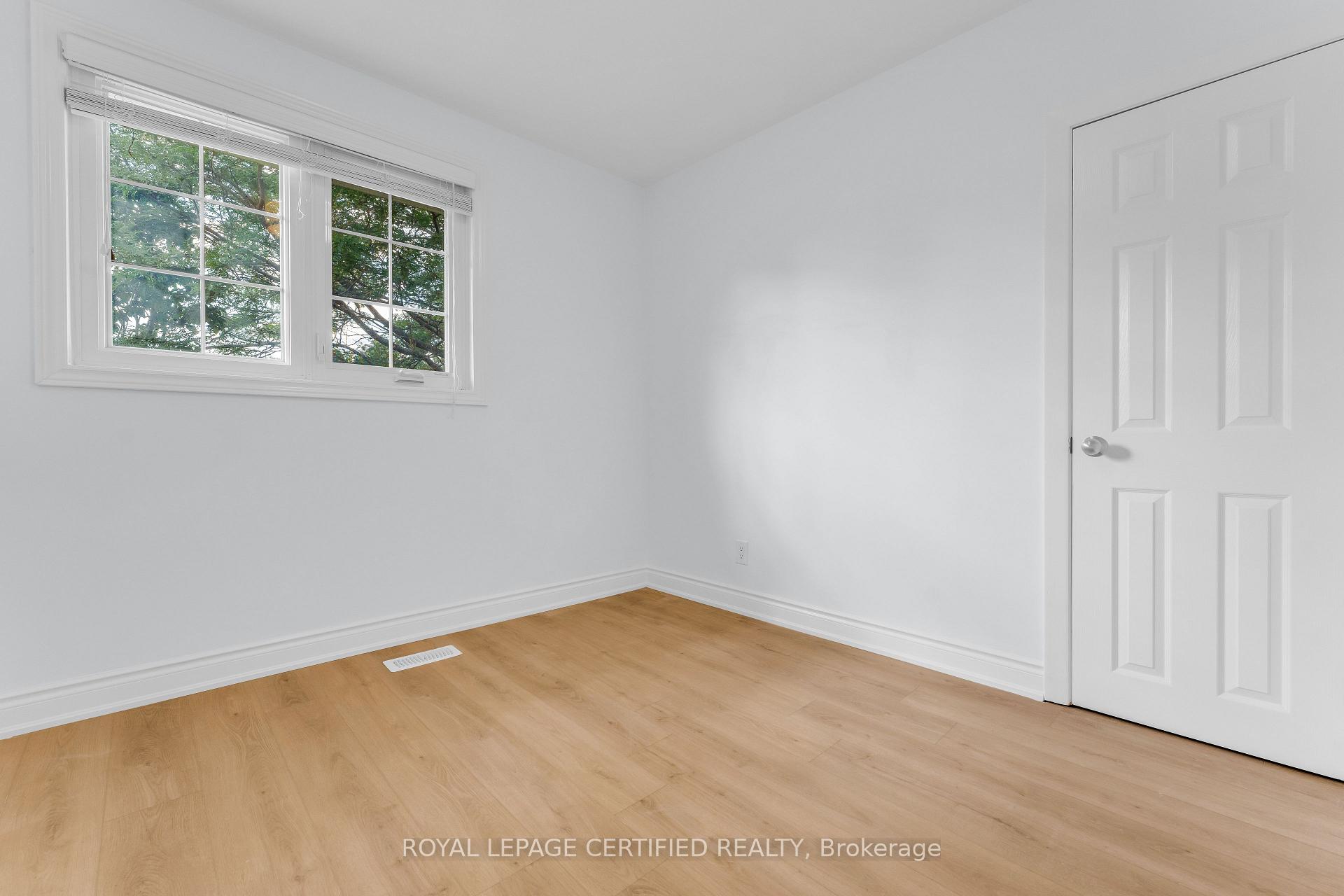 Photo 15 of Unit MAIN, 586 Pinegrove Road, Oakville, West — HOMEH