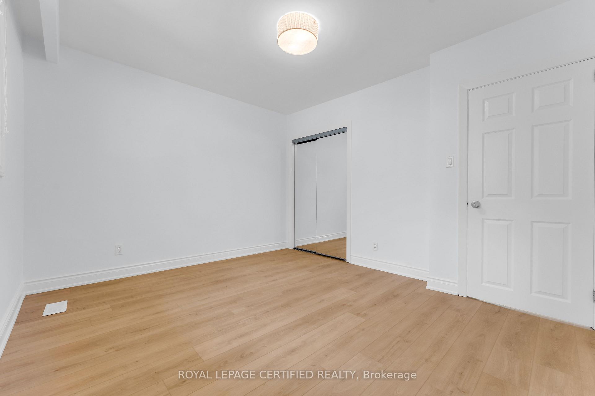 Photo 19 of Unit MAIN, 586 Pinegrove Road, Oakville, West — HOMEH