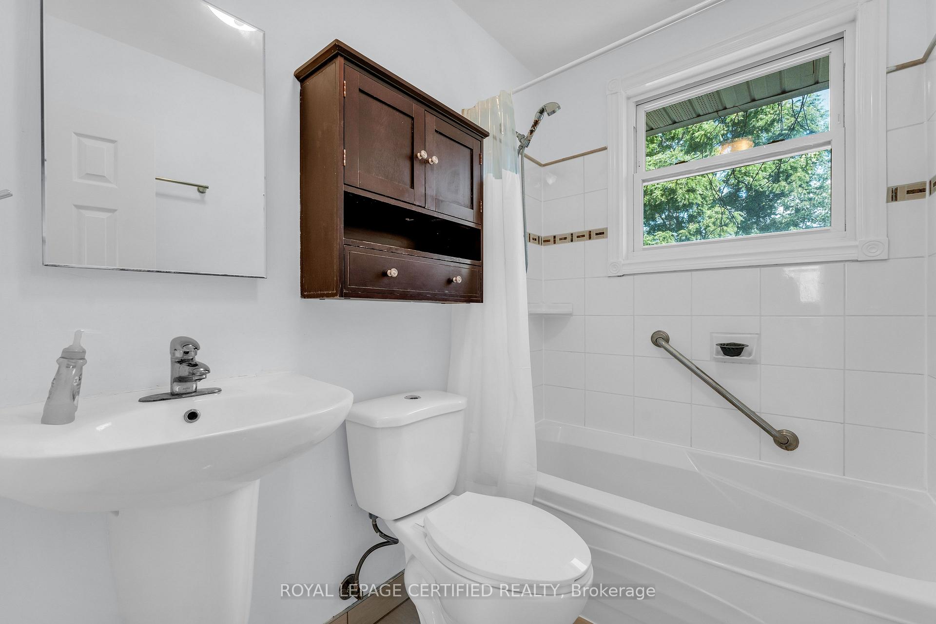 Photo 20 of Unit MAIN, 586 Pinegrove Road, Oakville, West — HOMEH
