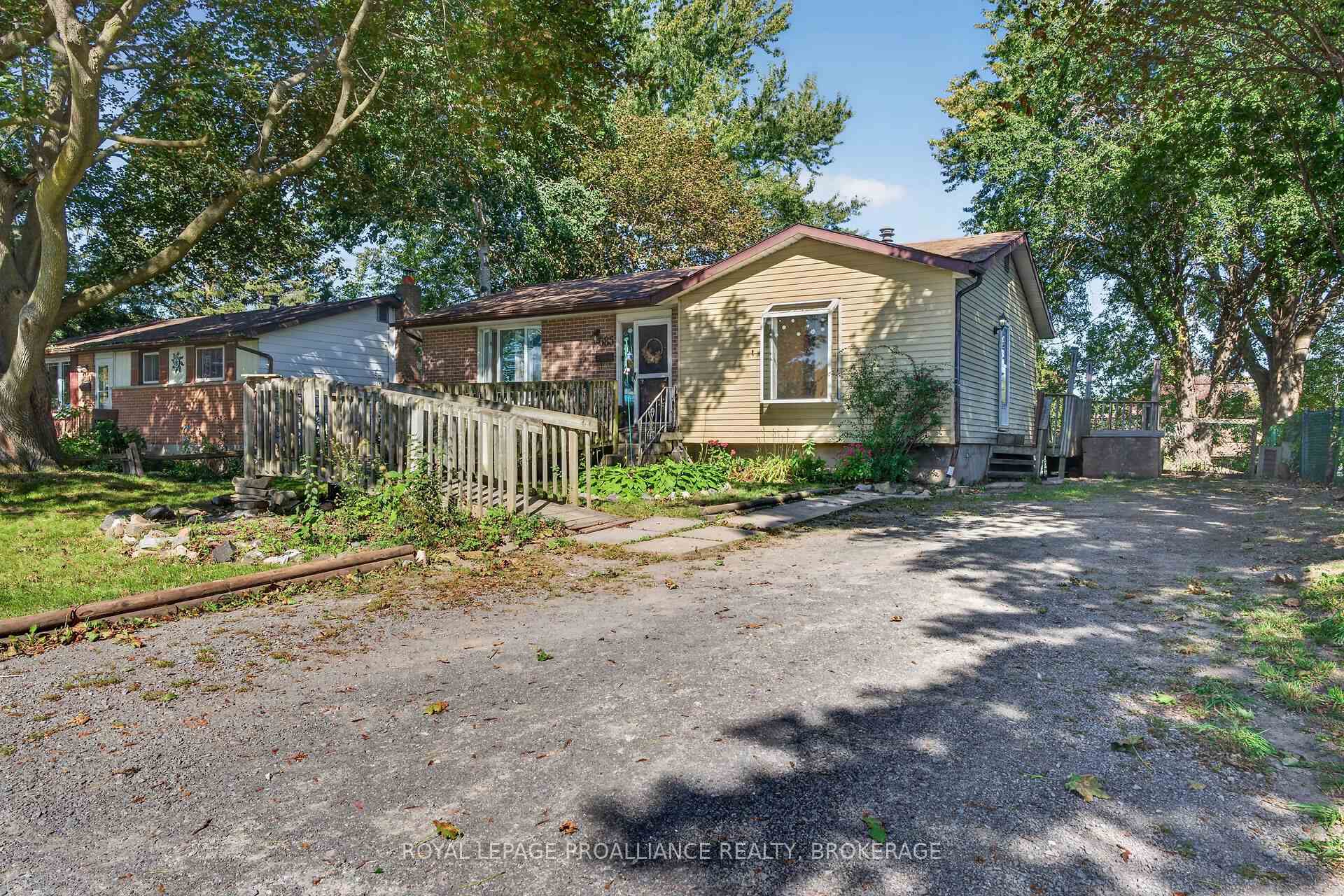 Photo 2 of 685 Willis Street, Kingston, South of Taylor-Kidd Blvd — HOMEH