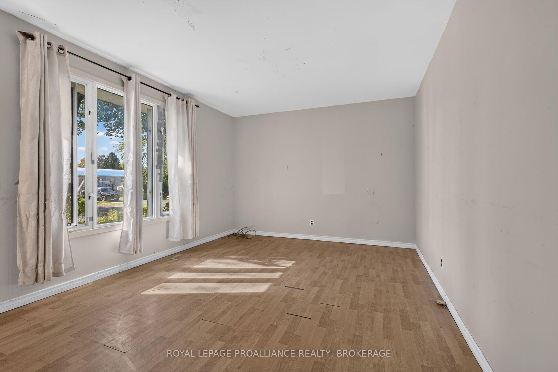 Photo 9 of 685 Willis Street, Kingston, South of Taylor-Kidd Blvd — HOMEH
