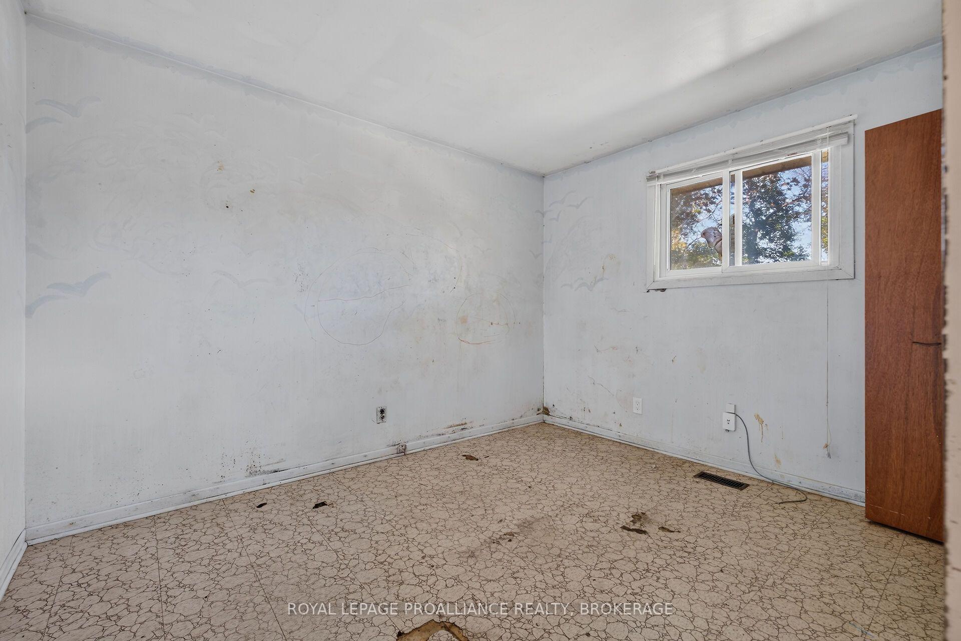 Photo 15 of 685 Willis Street, Kingston, South of Taylor-Kidd Blvd — HOMEH