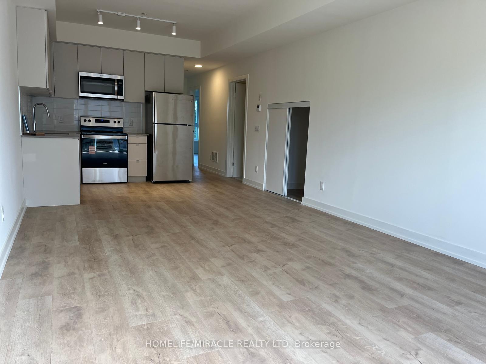 Photo 3 of Unit 209B, 16 Melbourne Avenue, St. Catharines, E. Chester — HOMEH