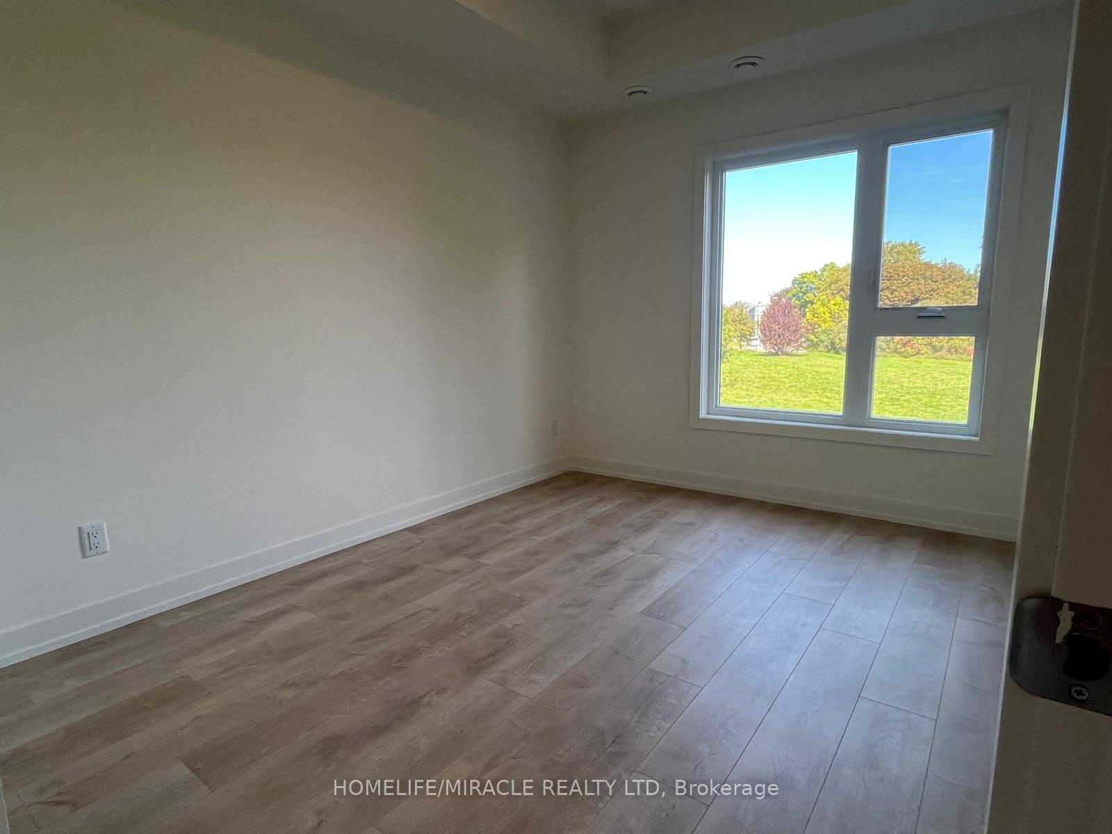 Photo 4 of Unit 209B, 16 Melbourne Avenue, St. Catharines, E. Chester — HOMEH