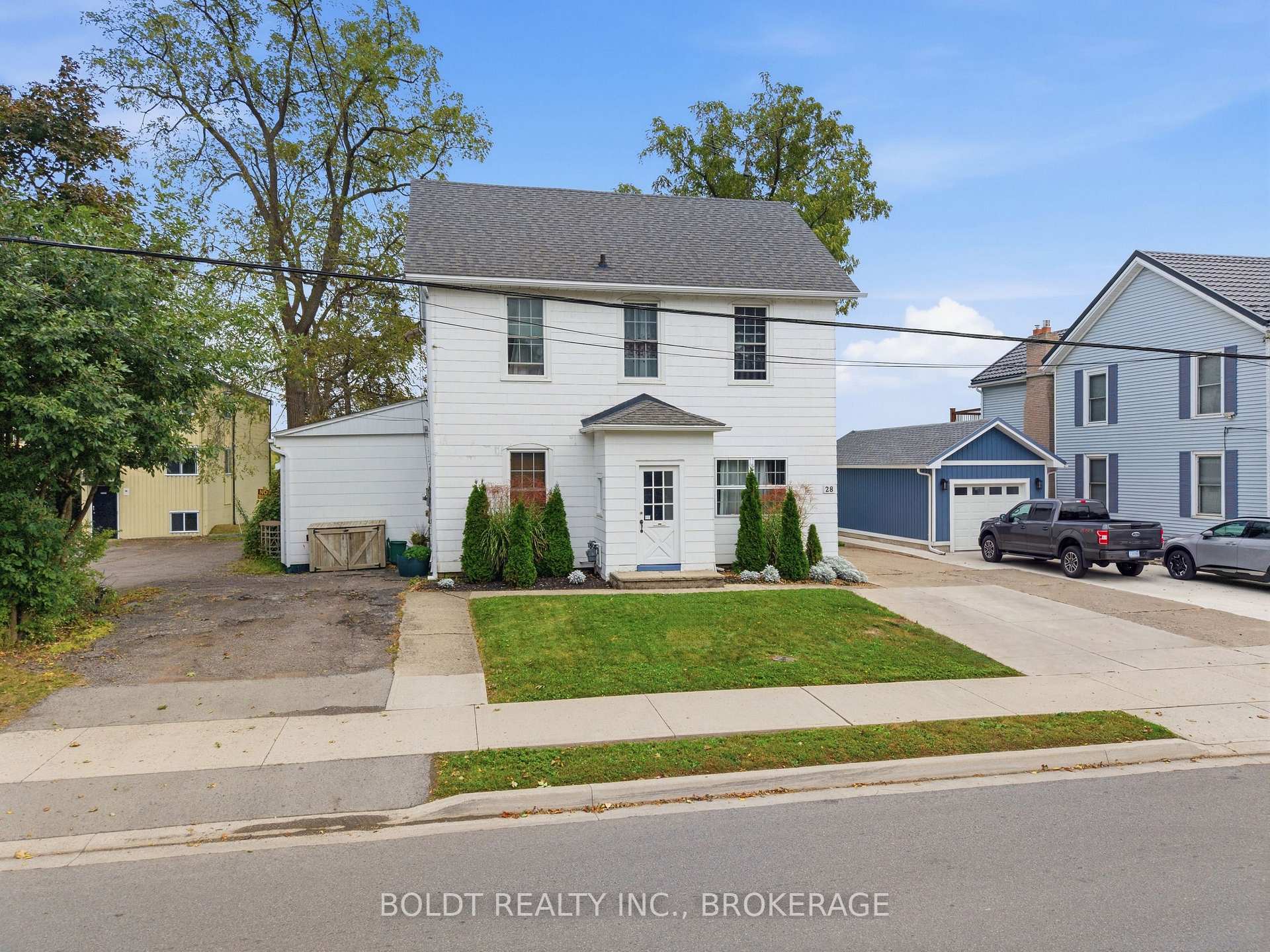 Photo 2 of 28 Chapel Street S, Thorold, Thorold Downtown — HOMEH
