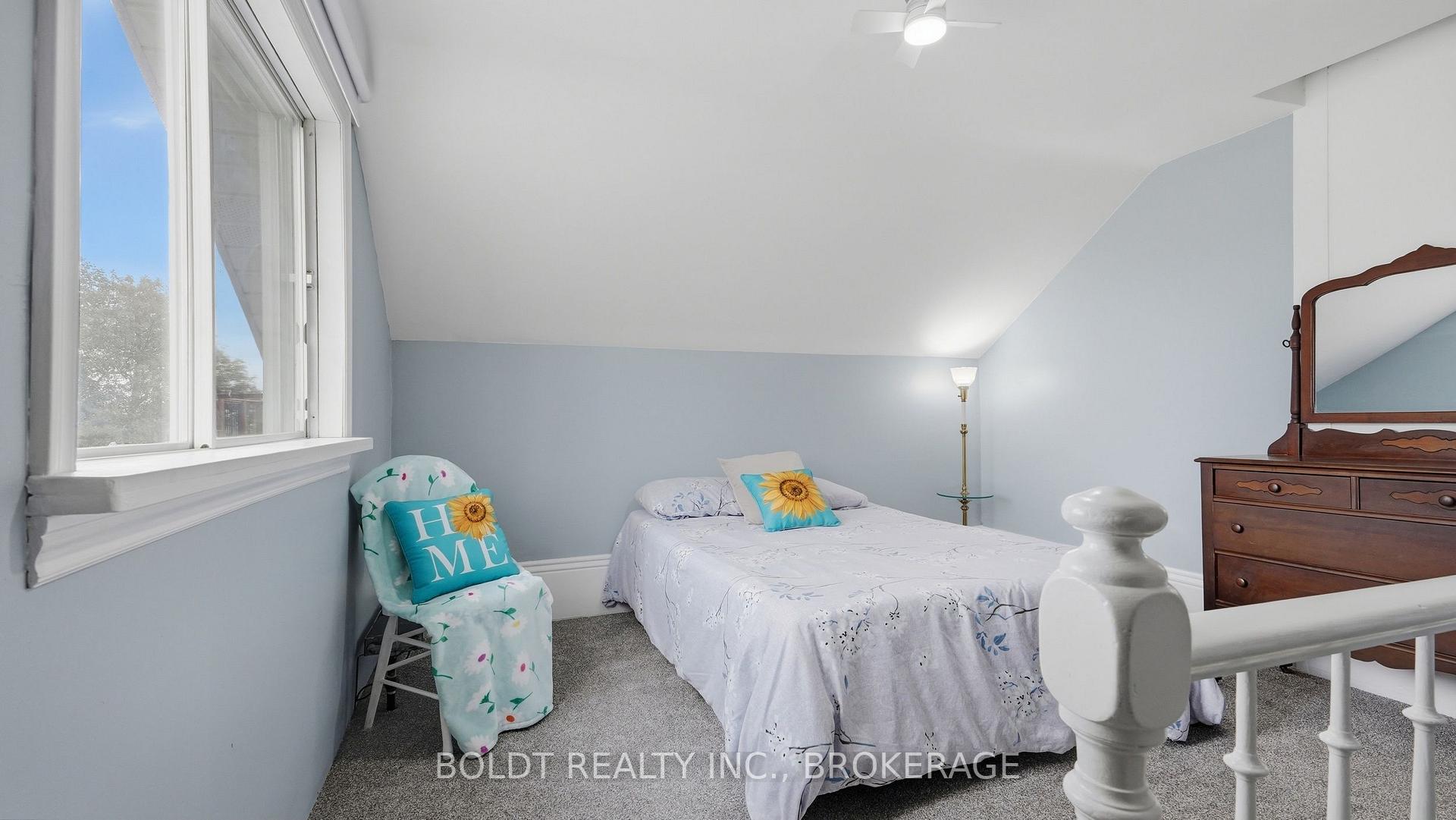 Photo 14 of 28 Chapel Street S, Thorold, Thorold Downtown — HOMEH