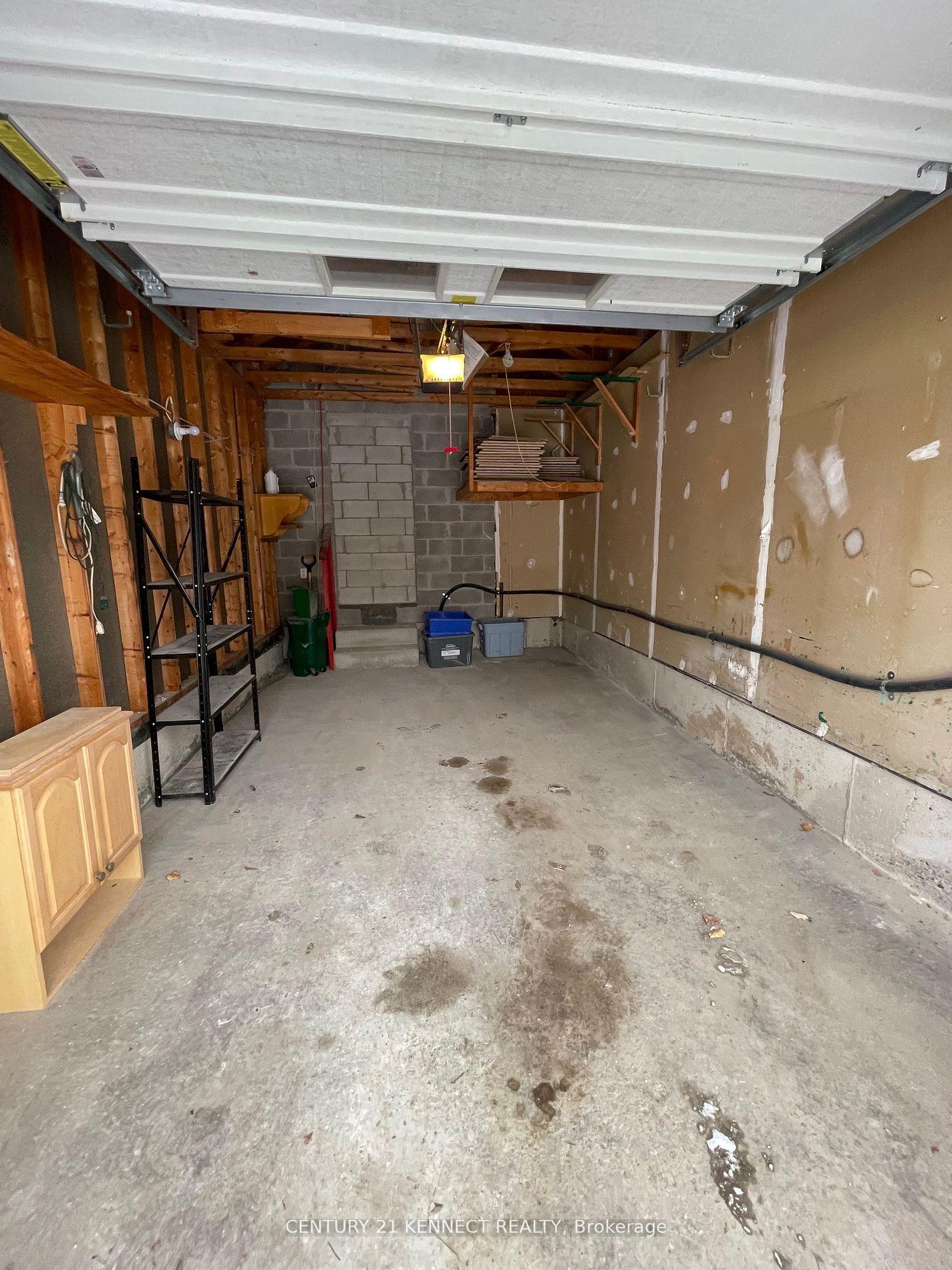 Photo 27 of 35 Drake Drive, Barrie, Painswick South — HOMEH