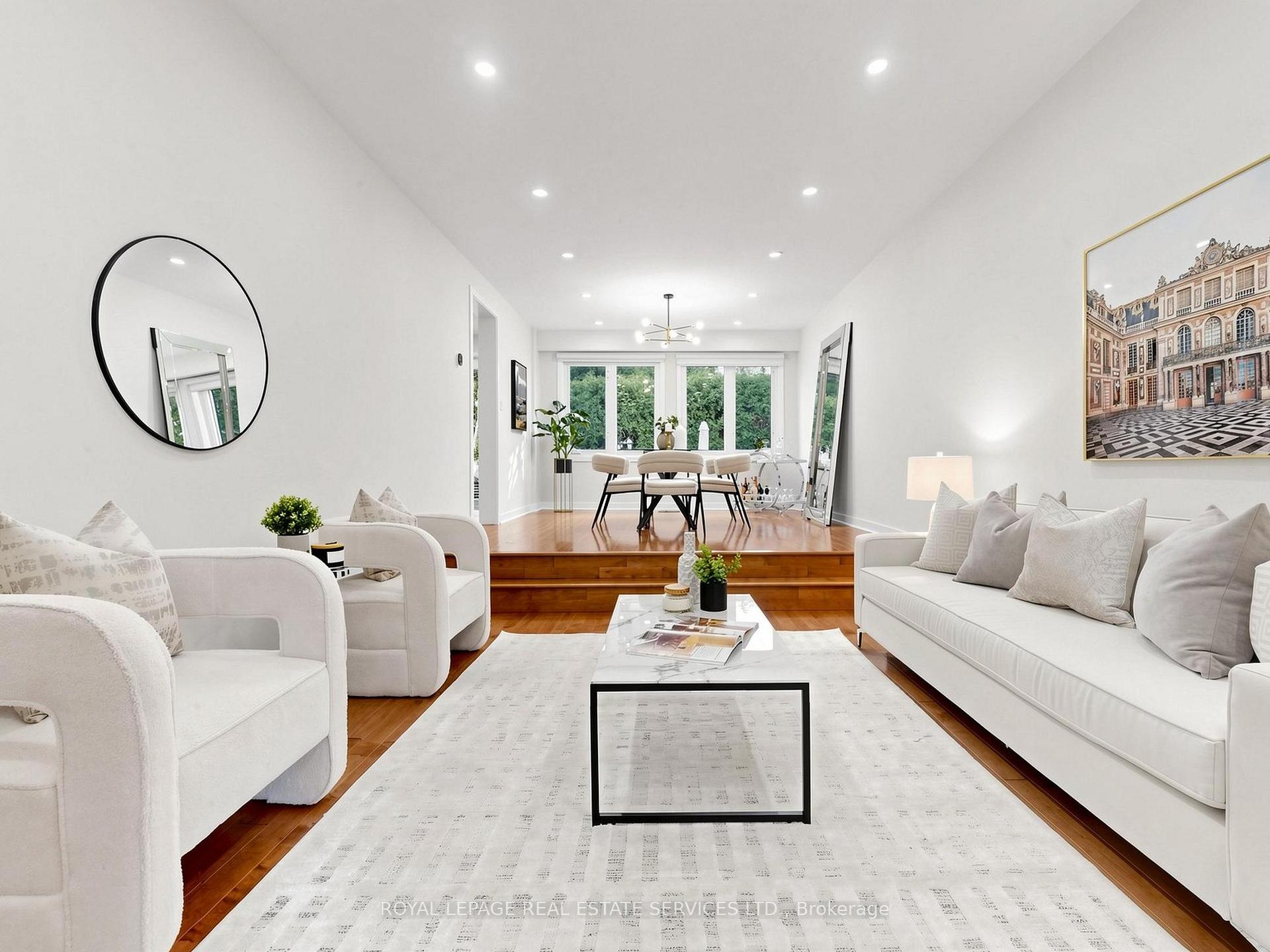 Photo 4 of 21 Glenmanor Way, Vaughan, Crestwood-Springfarm-Yorkhill — HOMEH