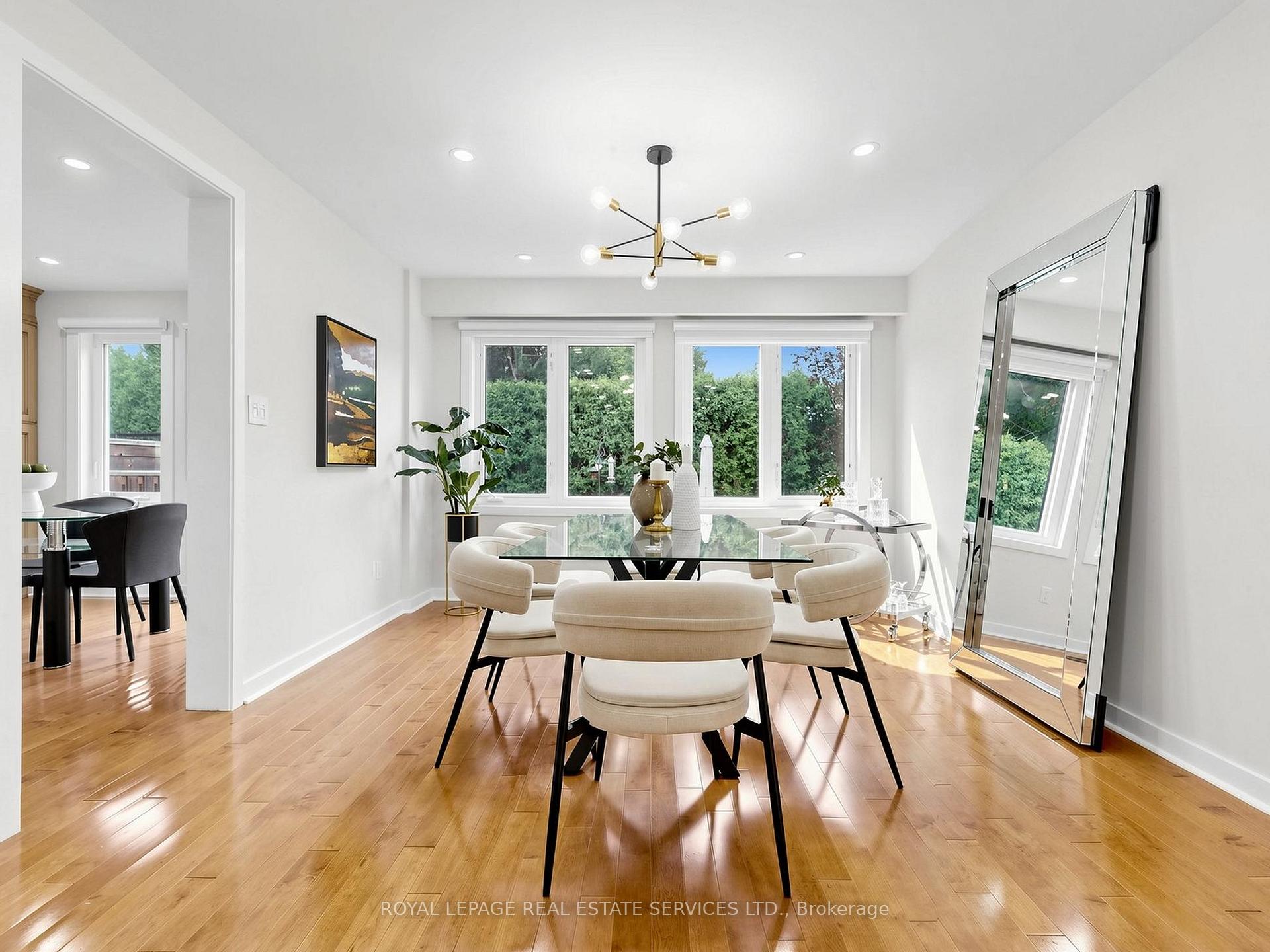Photo 6 of 21 Glenmanor Way, Vaughan, Crestwood-Springfarm-Yorkhill — HOMEH