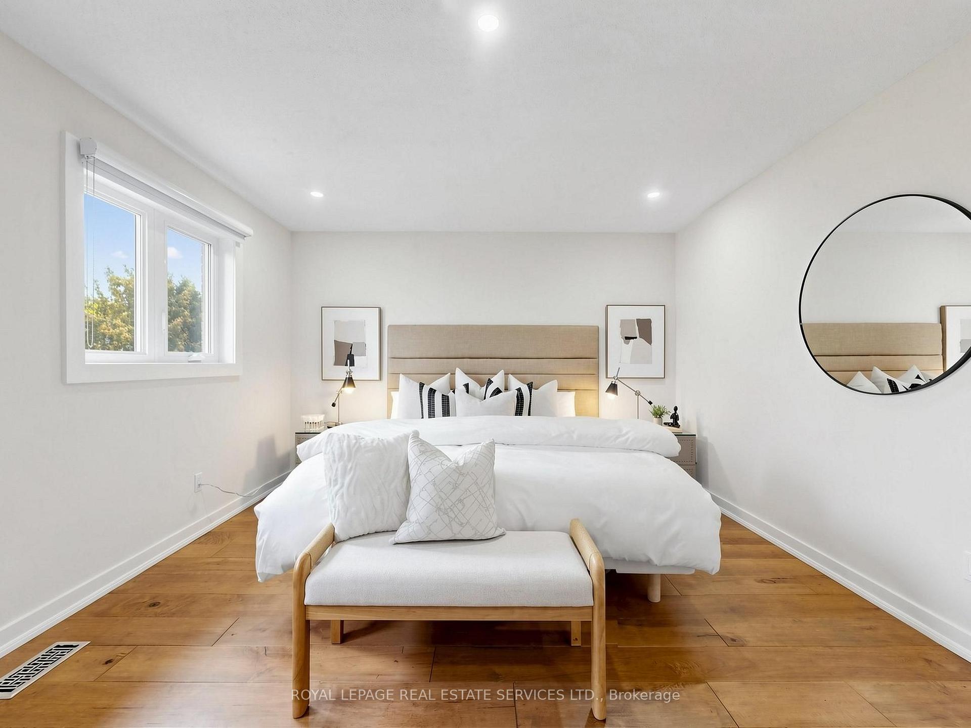 Photo 20 of 21 Glenmanor Way, Vaughan, Crestwood-Springfarm-Yorkhill — HOMEH