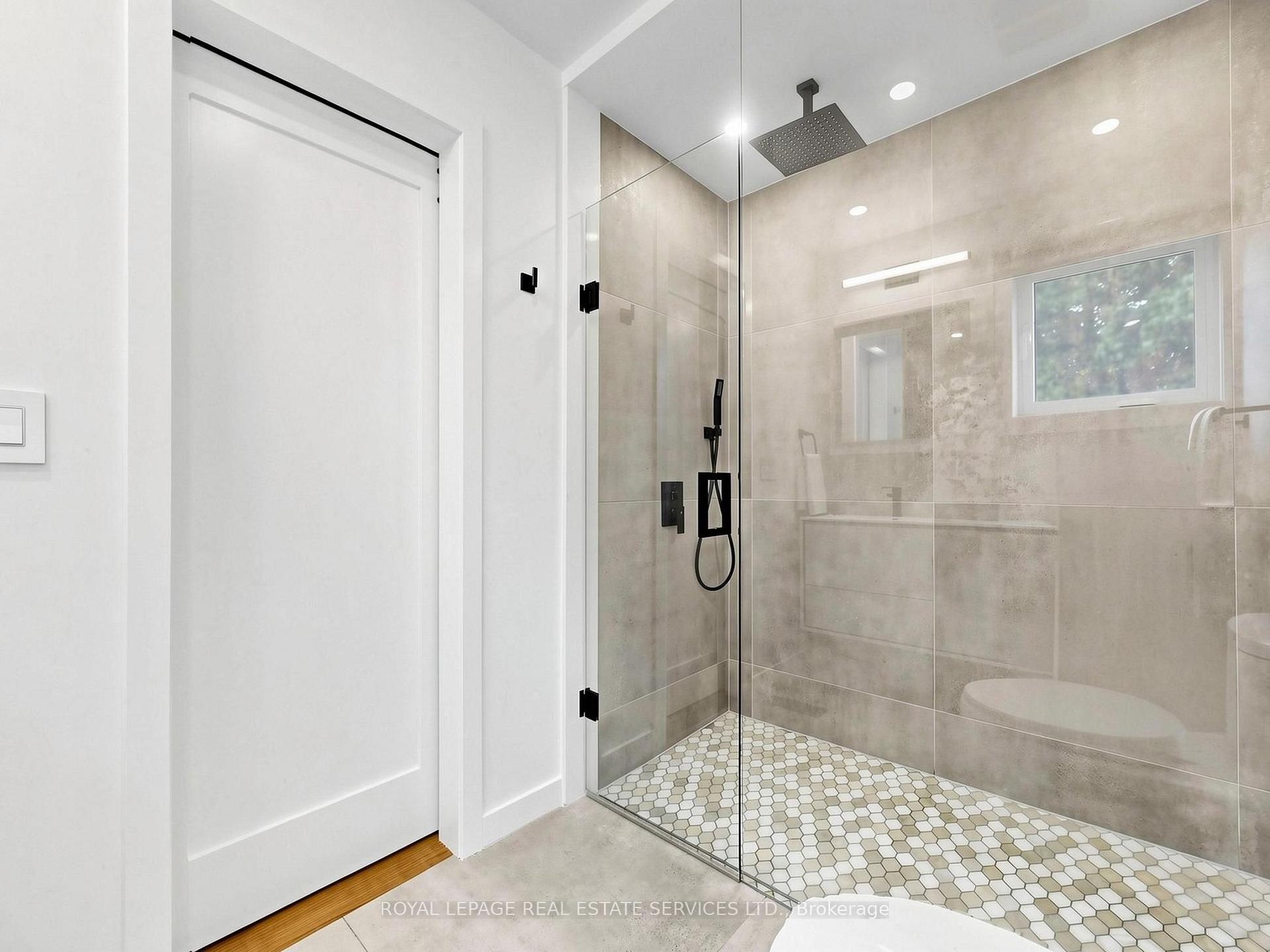 Photo 22 of 21 Glenmanor Way, Vaughan, Crestwood-Springfarm-Yorkhill — HOMEH