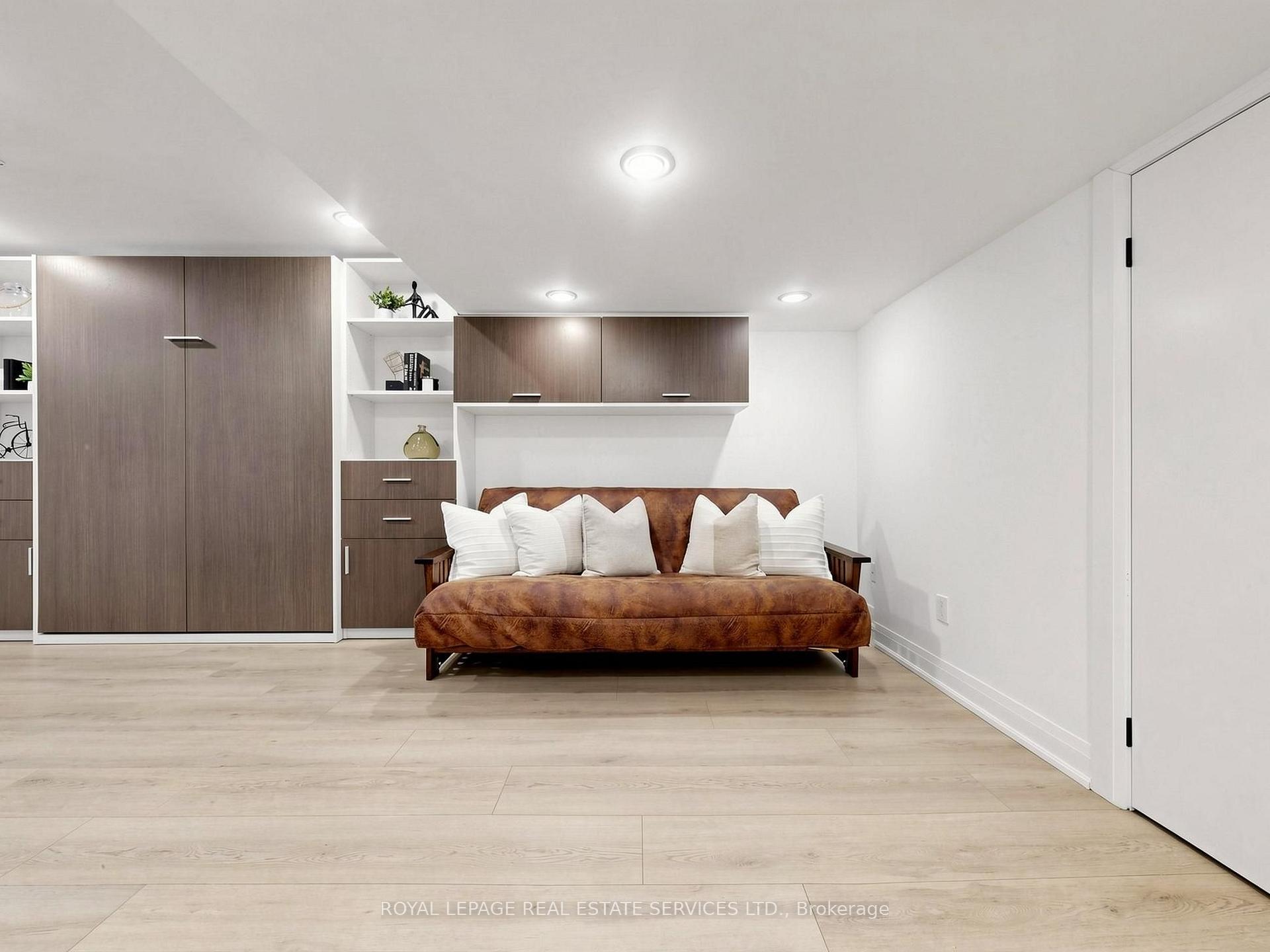 Photo 28 of 21 Glenmanor Way, Vaughan, Crestwood-Springfarm-Yorkhill — HOMEH