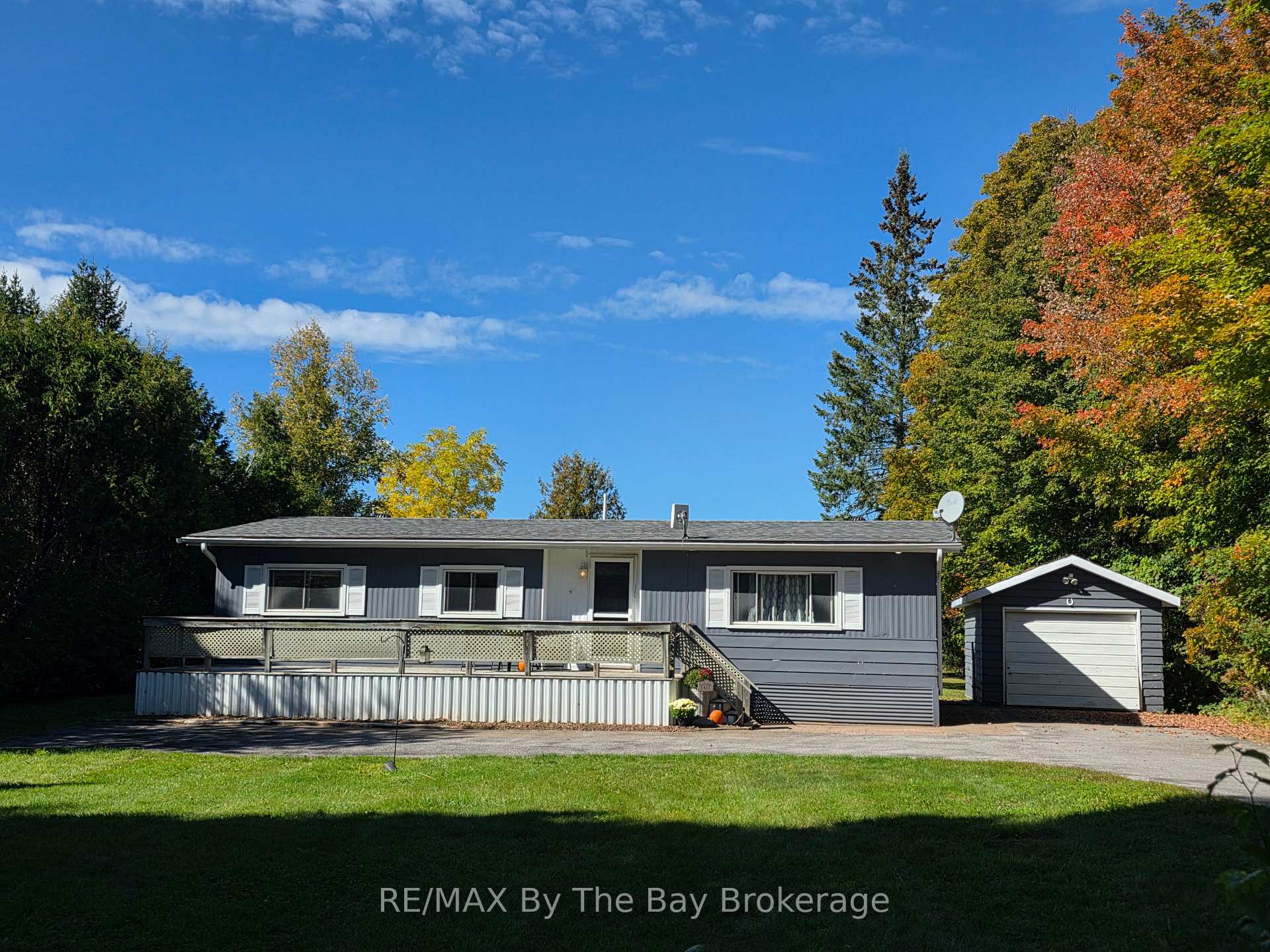 Photo 2 of 926 Brebeuf Road, Midland — HOMEH