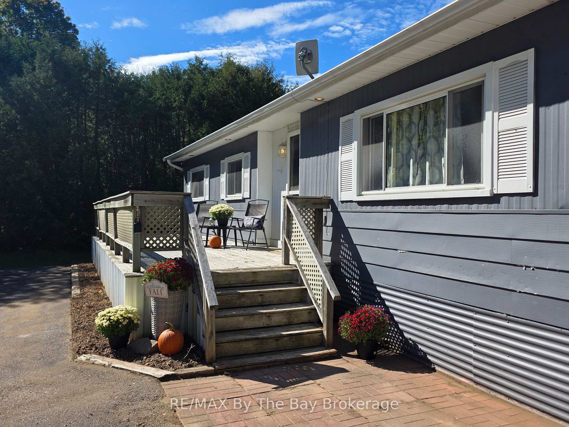 Photo 10 of 926 Brebeuf Road, Midland — HOMEH