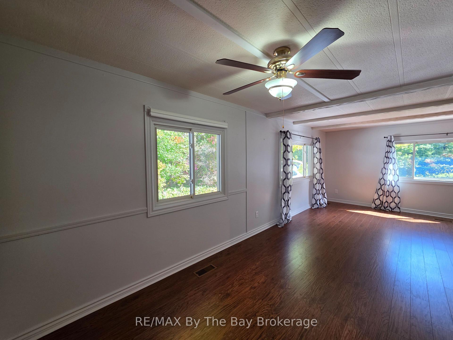 Photo 15 of 926 Brebeuf Road, Midland — HOMEH